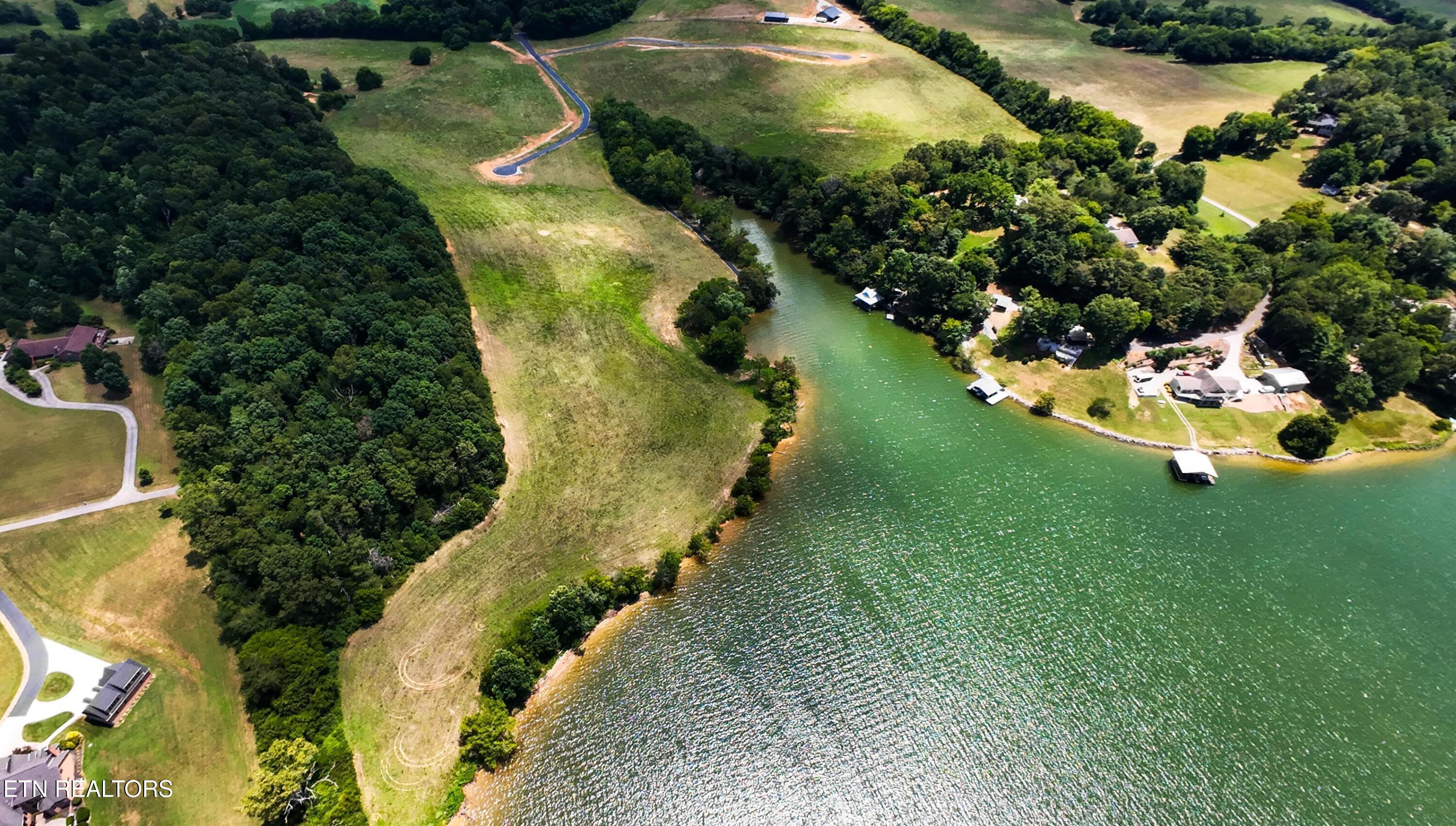 3833 Gravelly Hills Road Louisville TN 37777