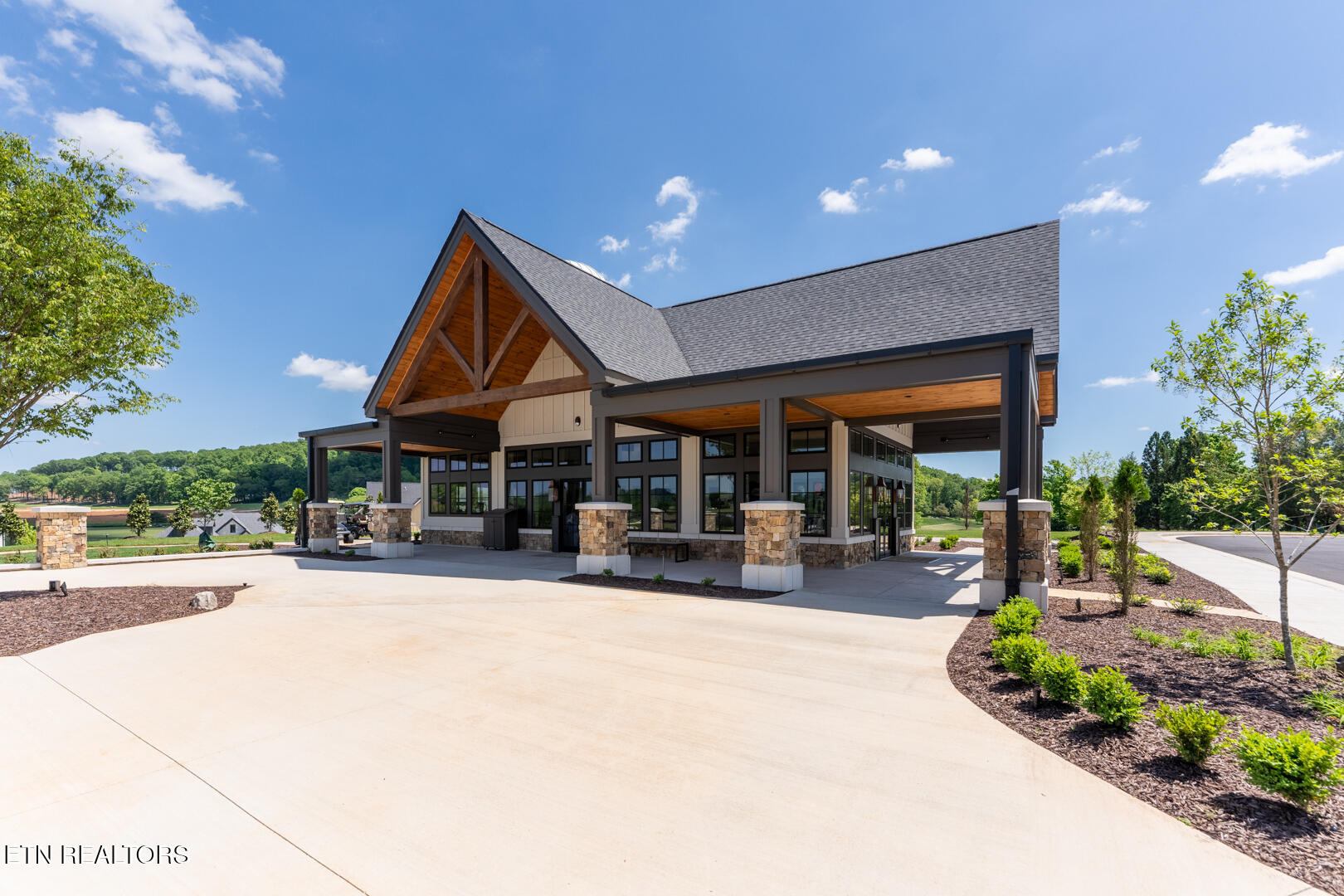 203 Flip Flop Way Loudon TN 37774