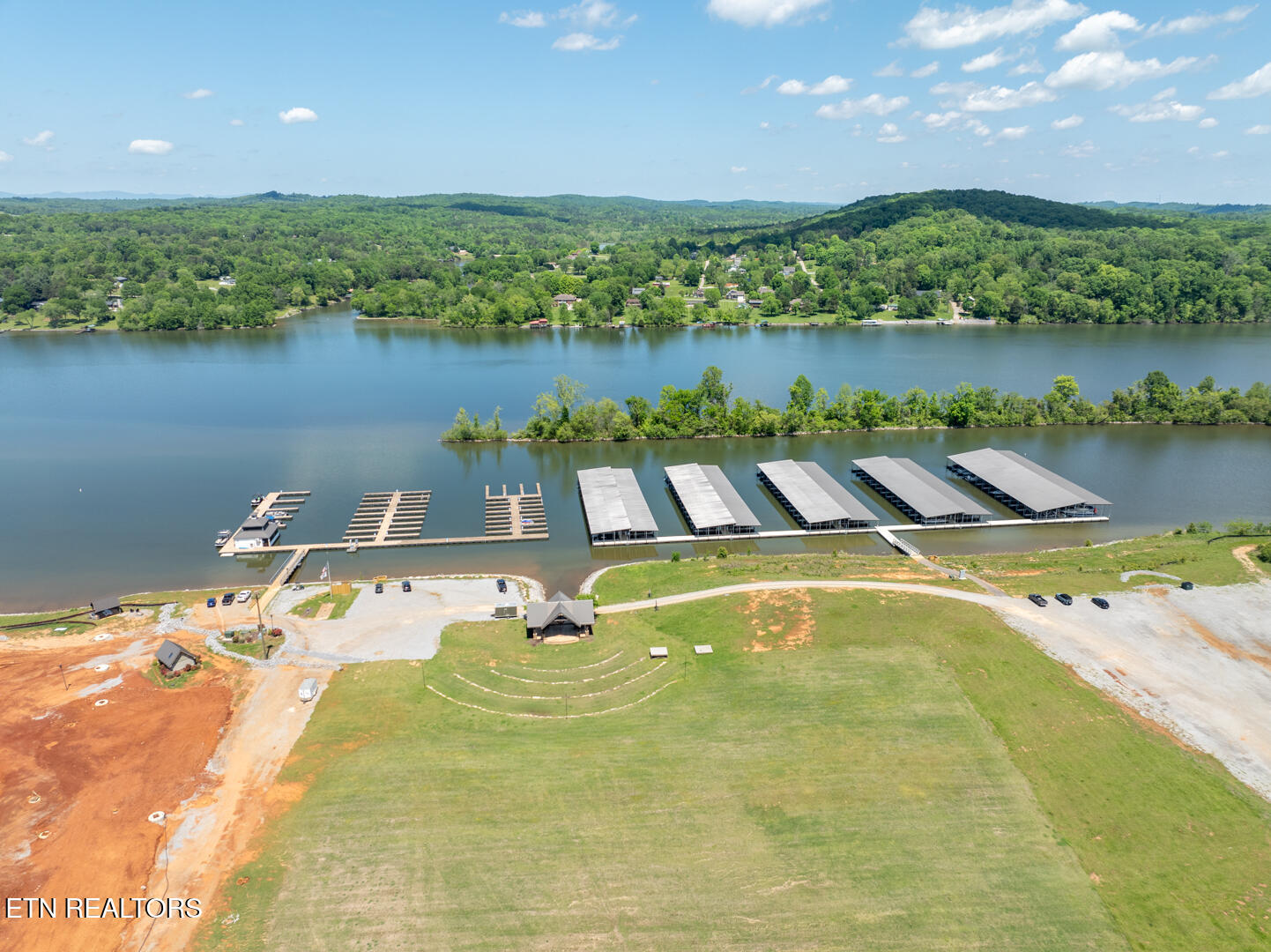 203 Flip Flop Way Loudon TN 37774