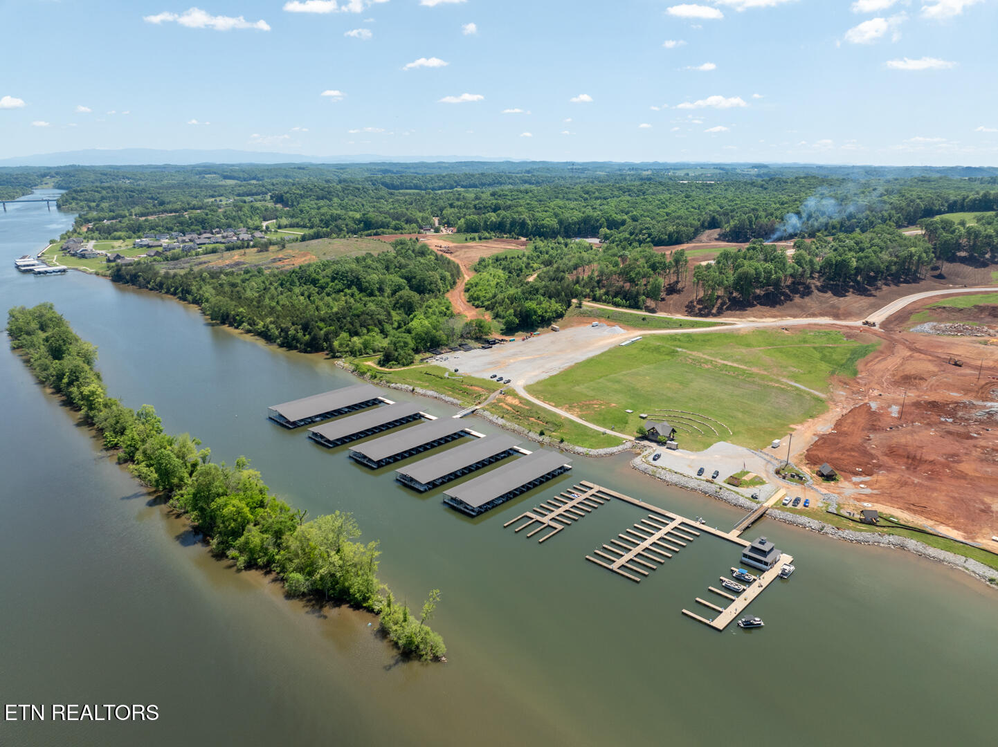 203 Flip Flop Way Loudon TN 37774