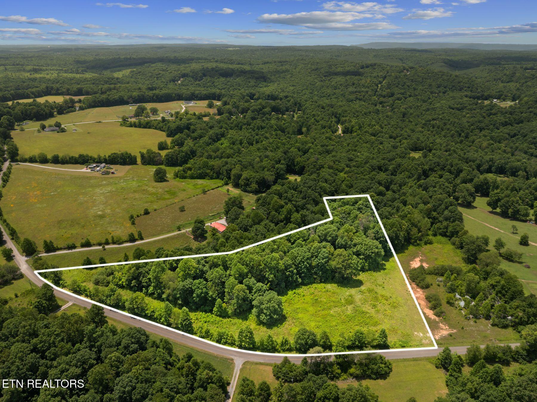 W Lake Road Sparta TN 38583