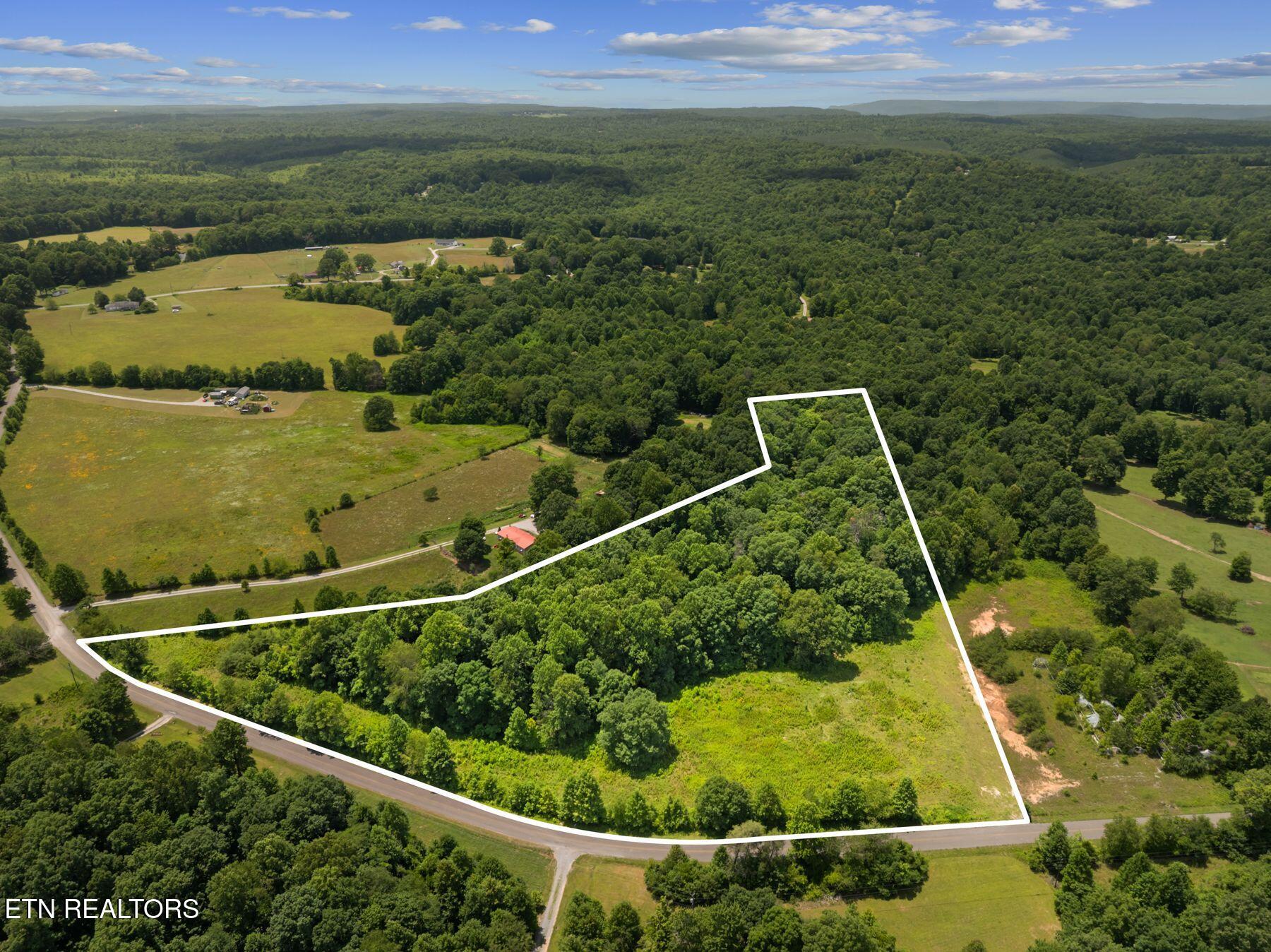W Lake Road Sparta TN 38583