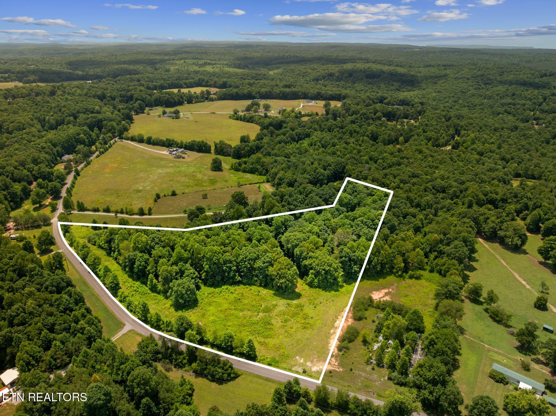 W Lake Road Sparta TN 38583