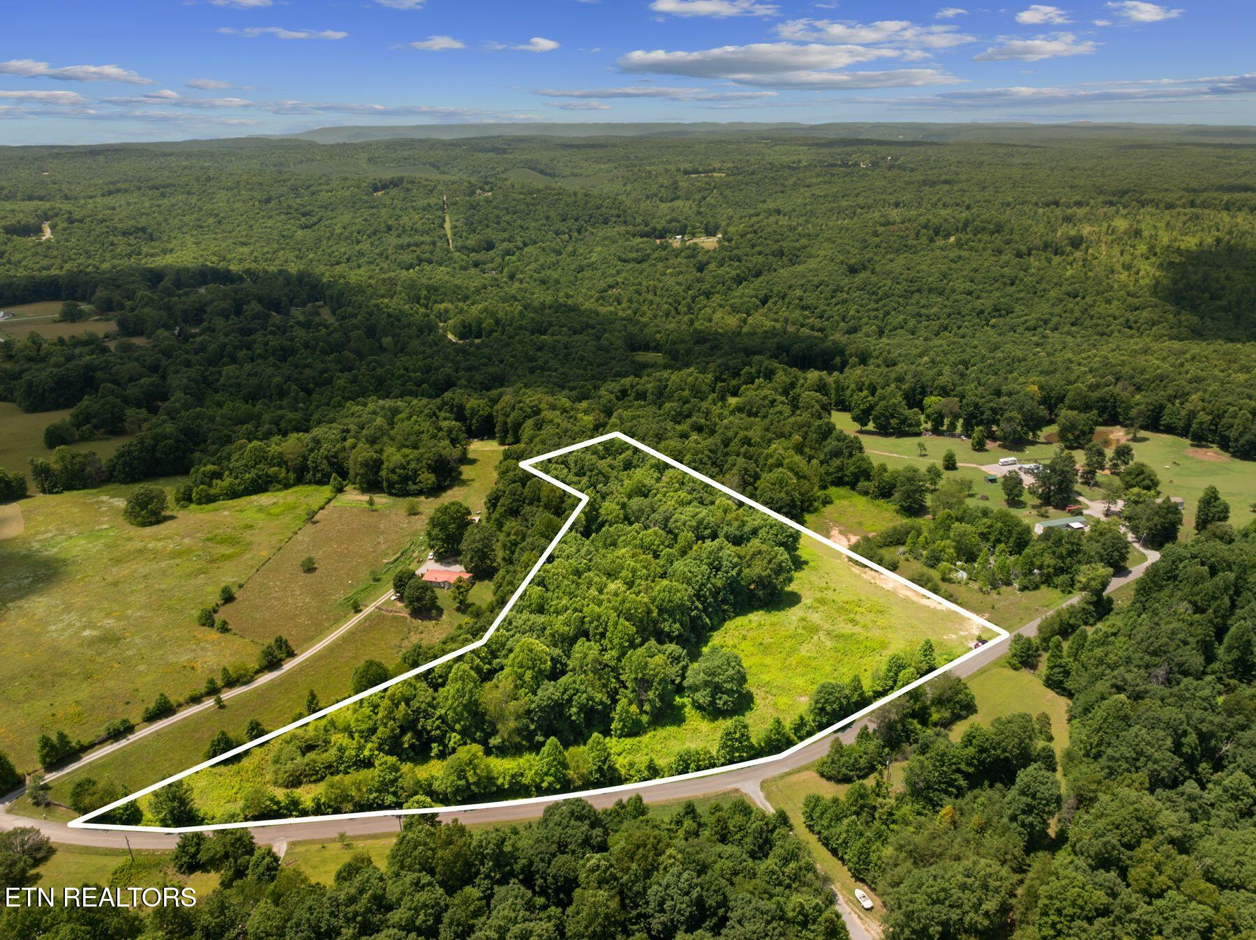 W Lake Road Sparta TN 38583