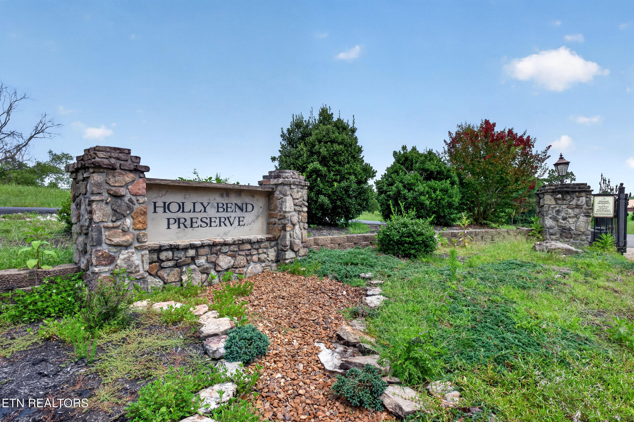 Holly Bend Dr Drive Byrdstown TN 38549