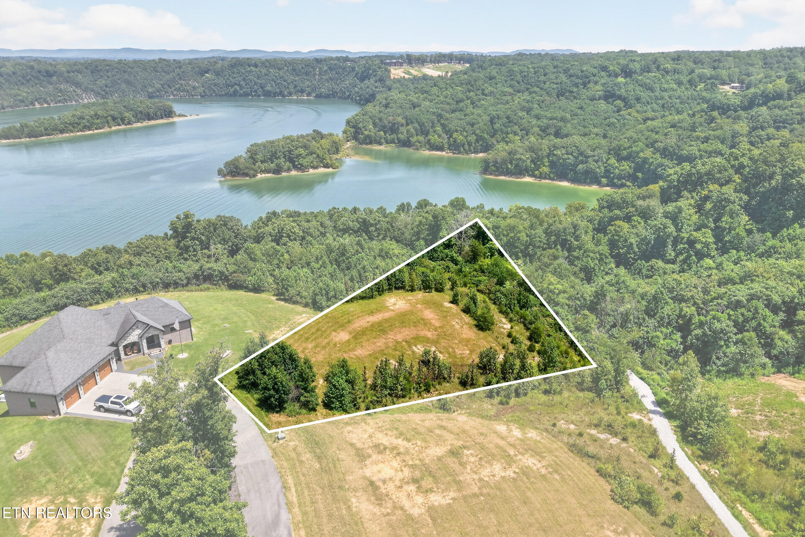 Holly Bend Dr Drive Byrdstown TN 38549