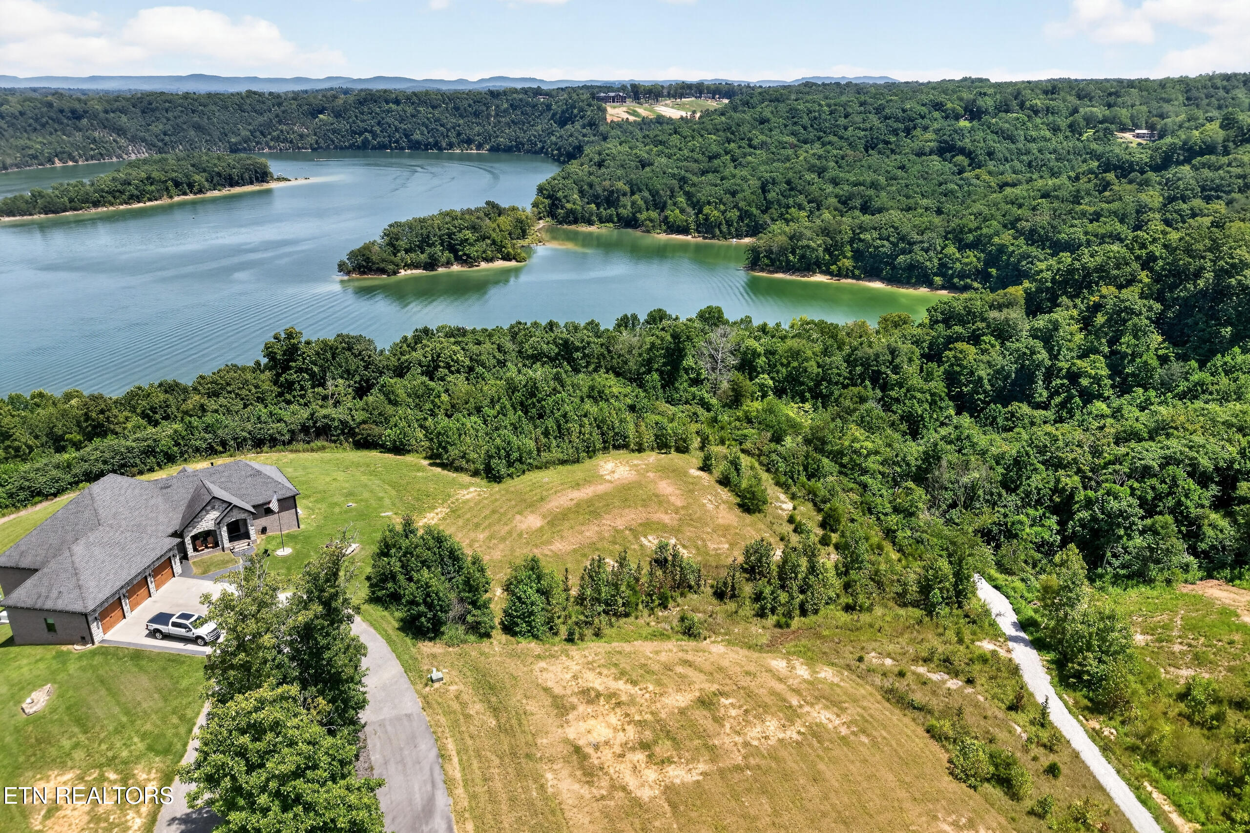Holly Bend Dr Drive Byrdstown TN 38549