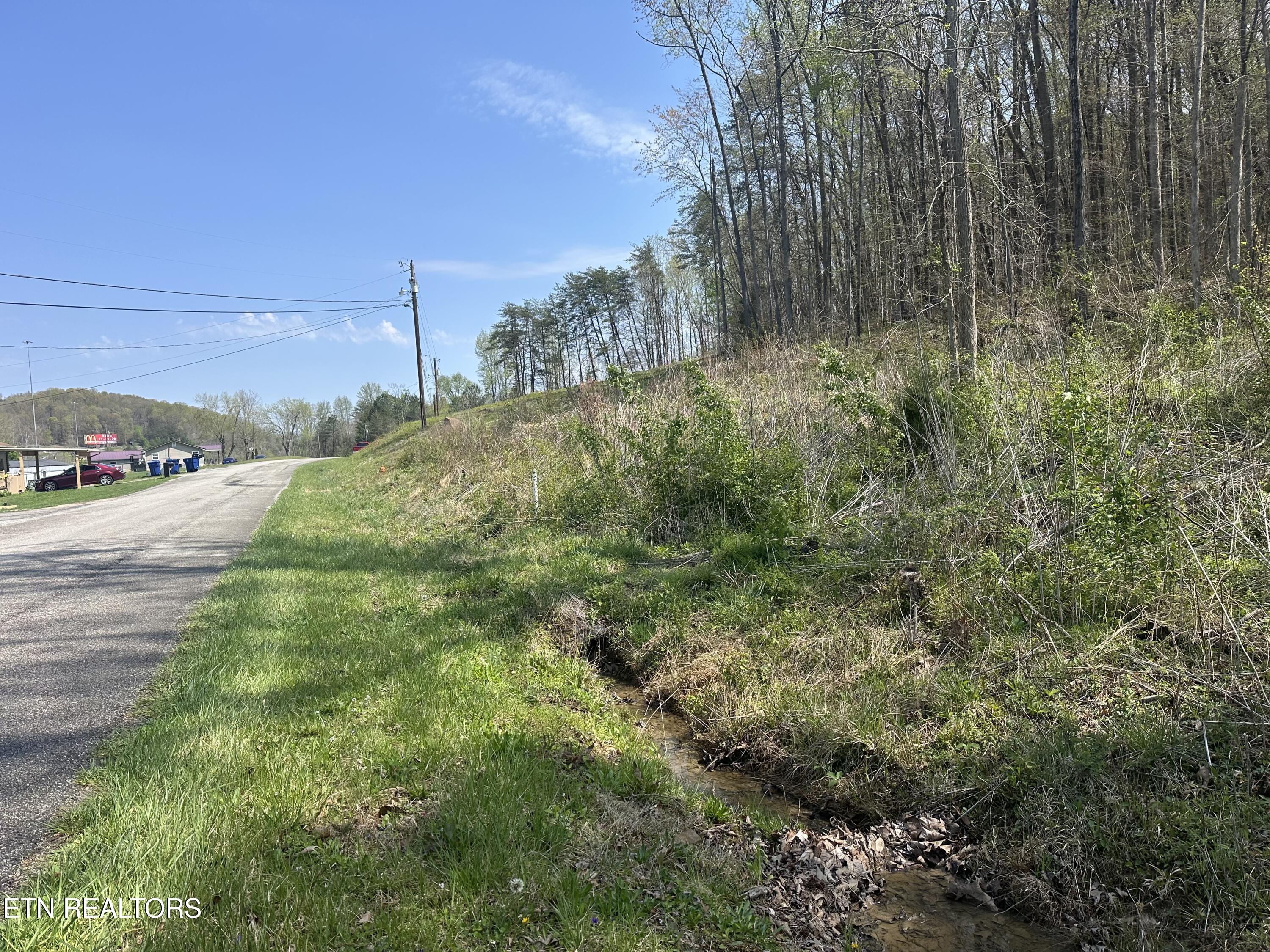 Douglas Lane Jellico TN 37762