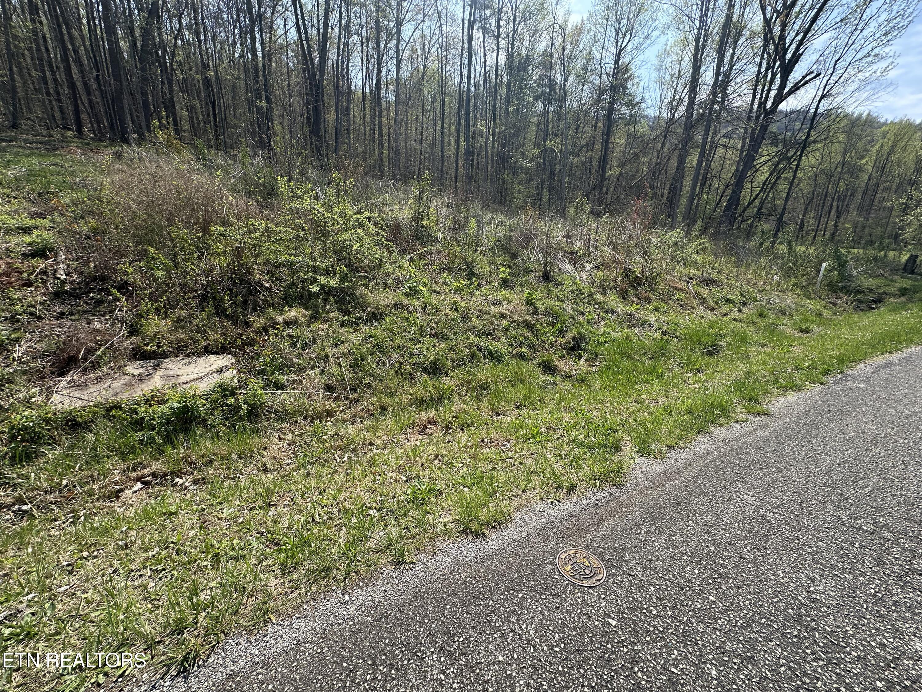 Douglas Lane Jellico TN 37762