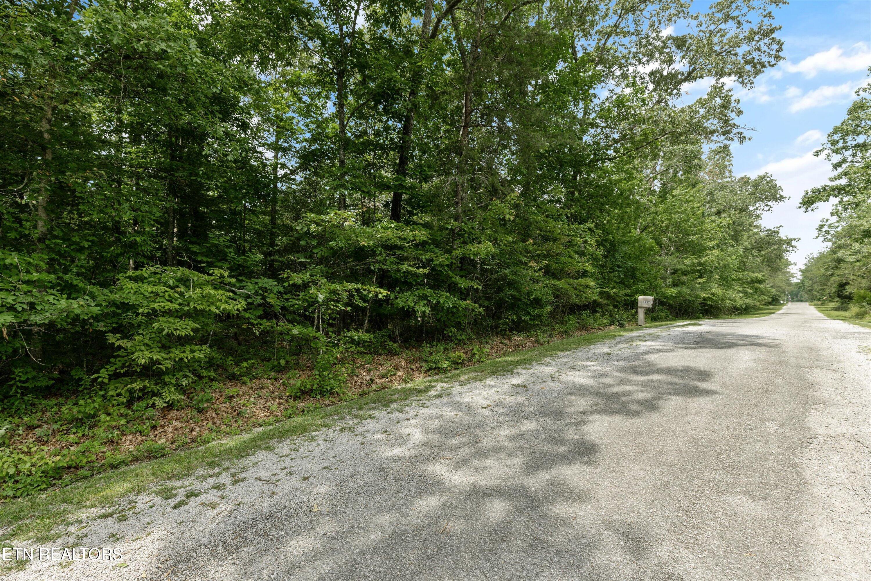 6110 Pocahontas Lane Crossville TN 38572