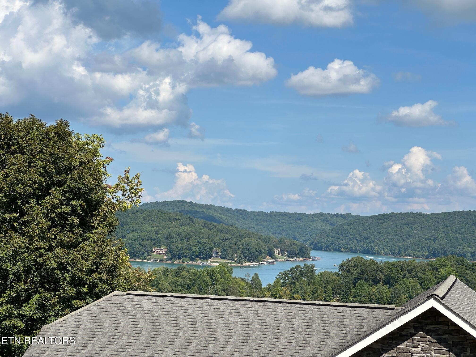 Norris Crest Drive Lafollette TN 37766