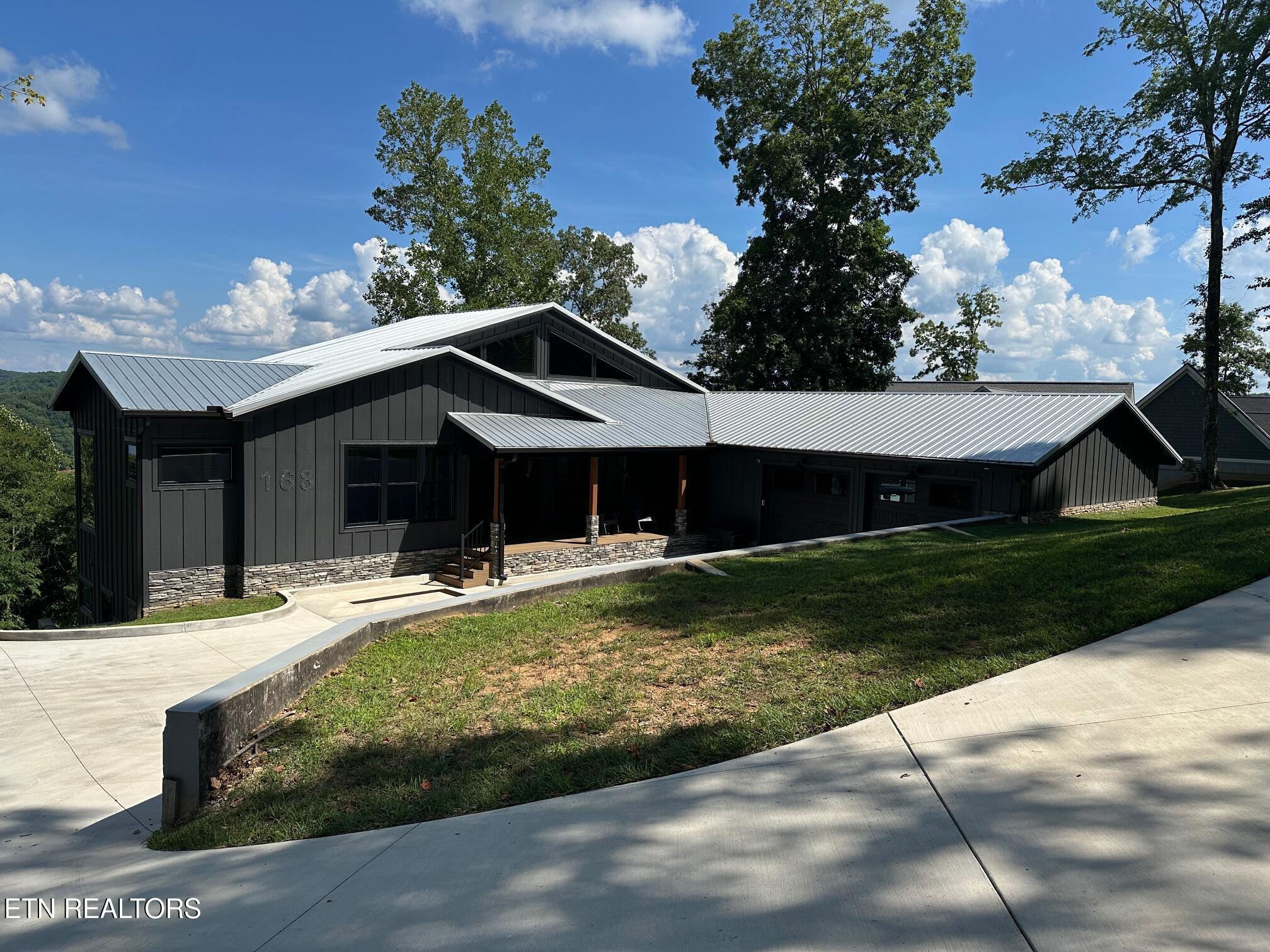 Norris Crest Drive Lafollette TN 37766