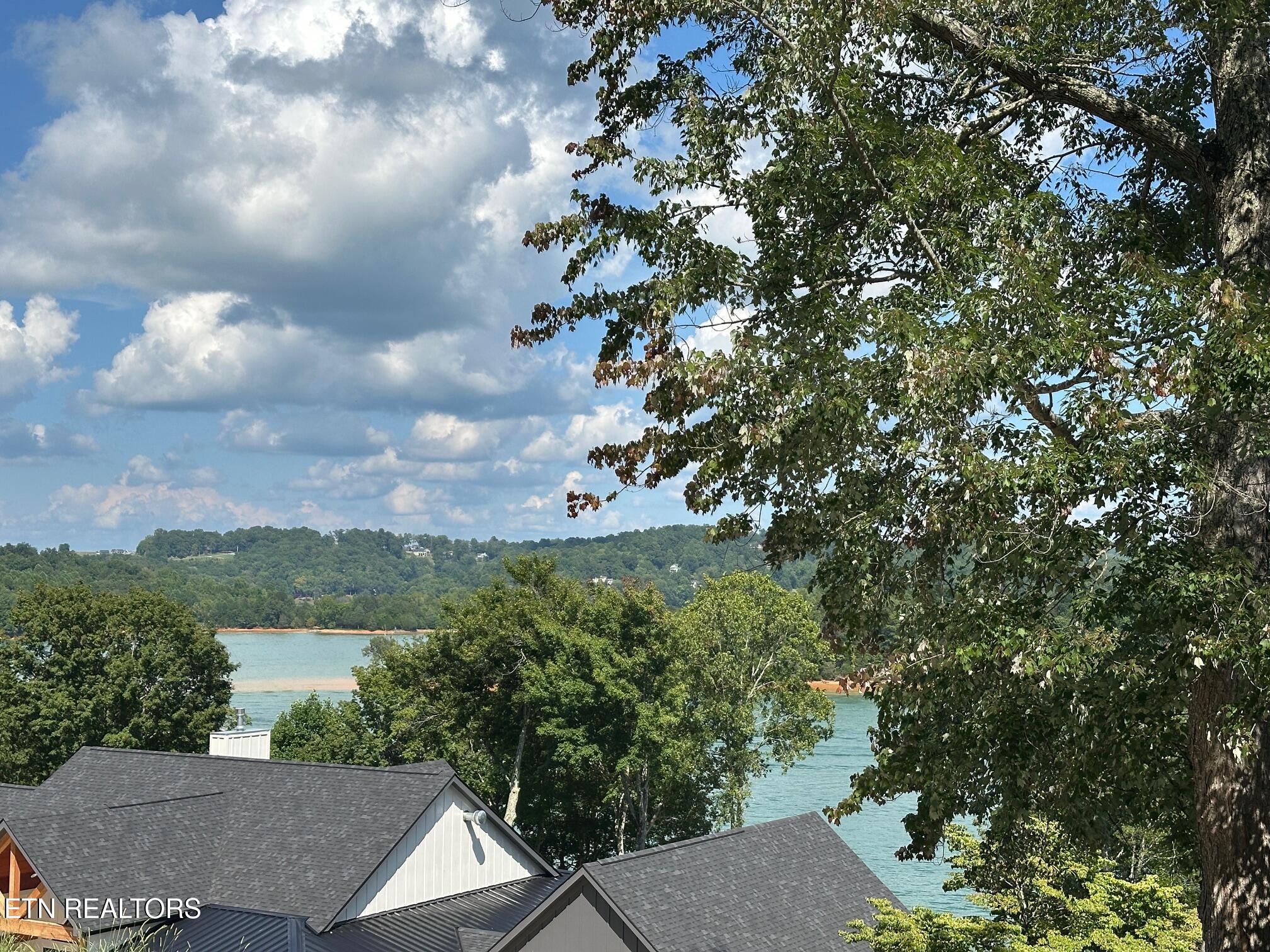 Norris Crest Drive Lafollette TN 37766
