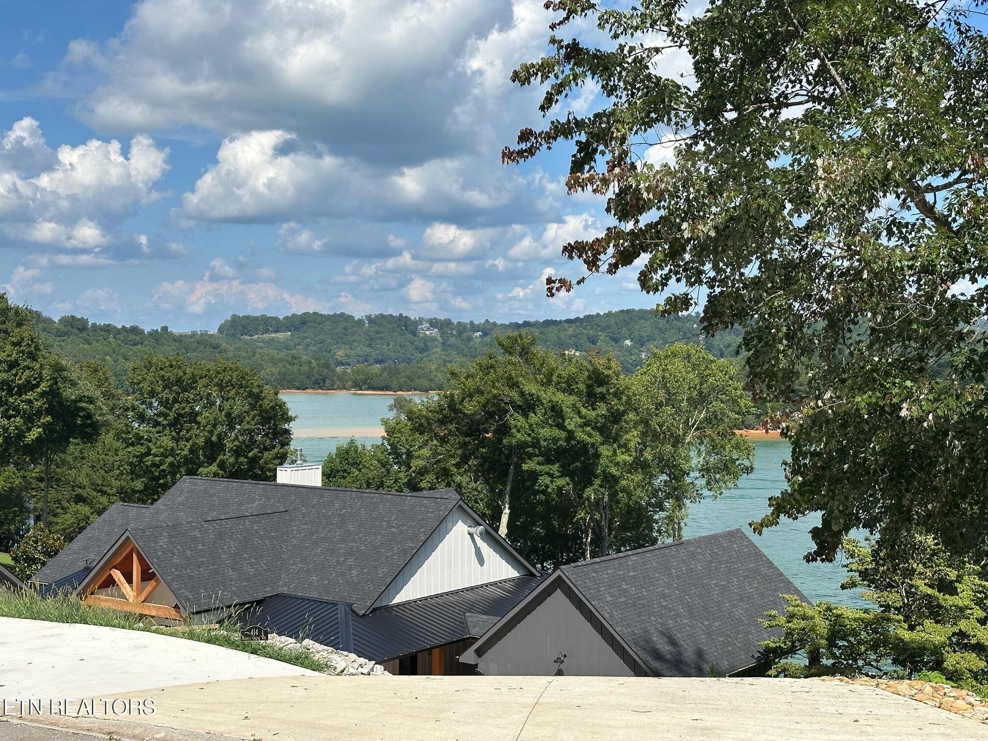 Norris Crest Drive Lafollette TN 37766