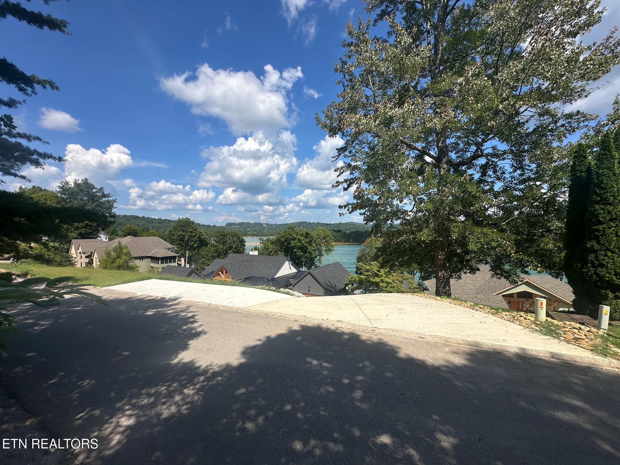 Norris Crest Drive Lafollette TN 37766