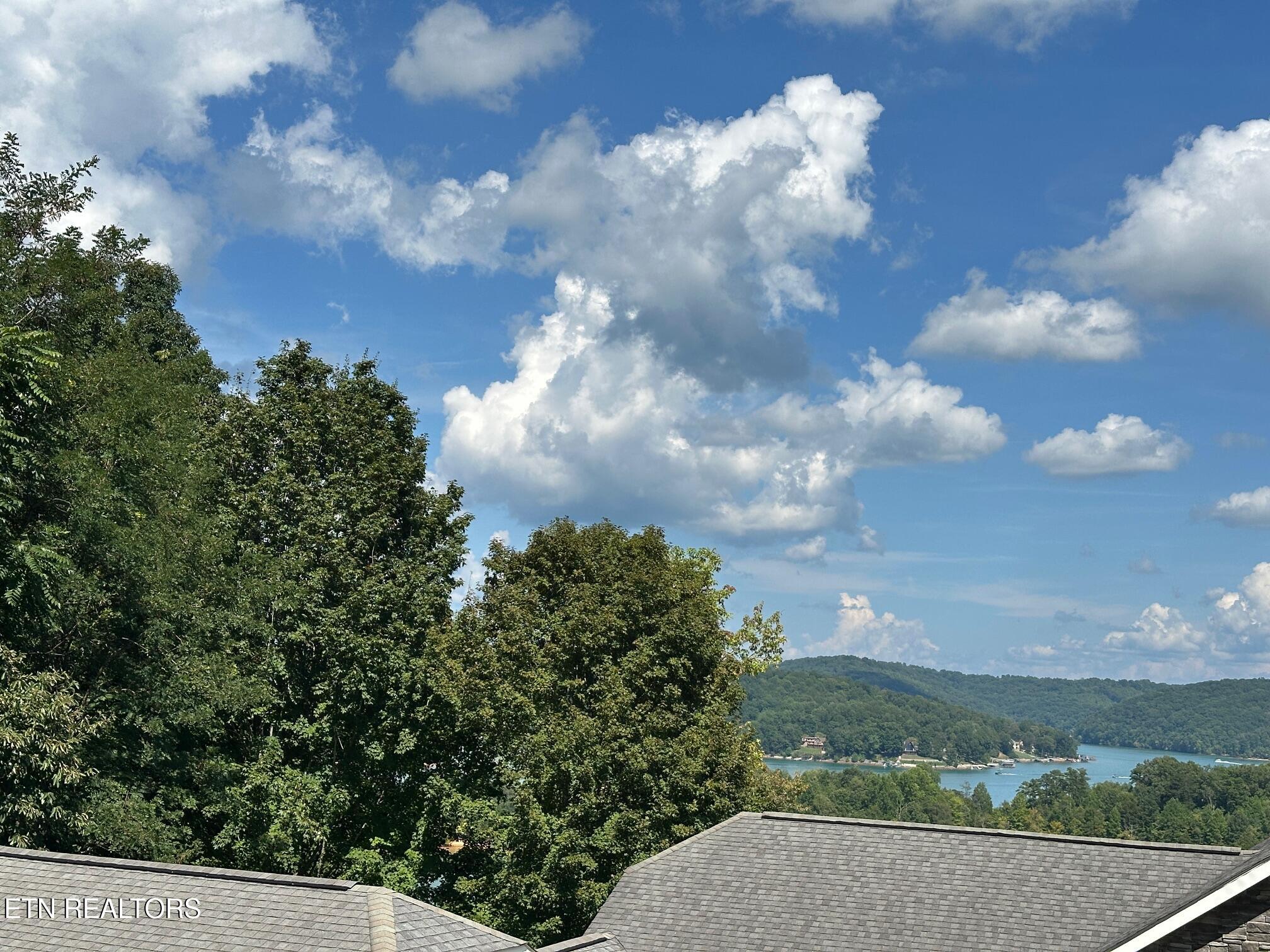 Norris Crest Drive Lafollette TN 37766