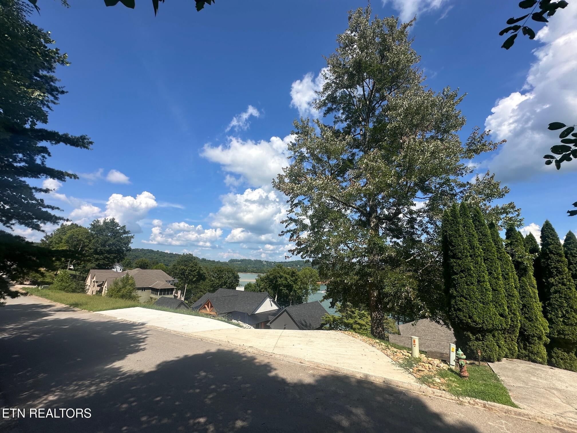 Norris Crest Drive Lafollette TN 37766