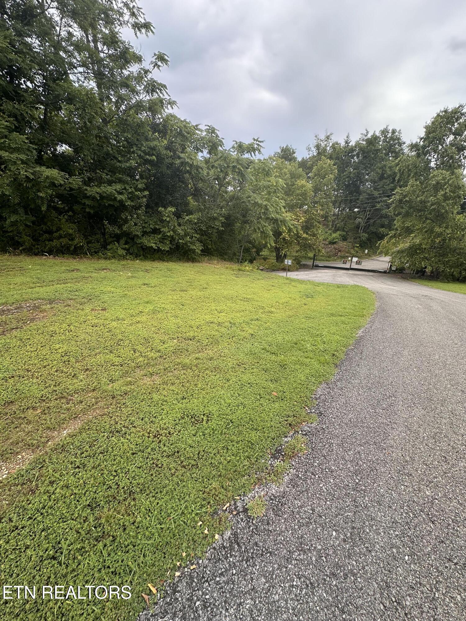 2312 Mary Alice Way Sevierville TN 37876