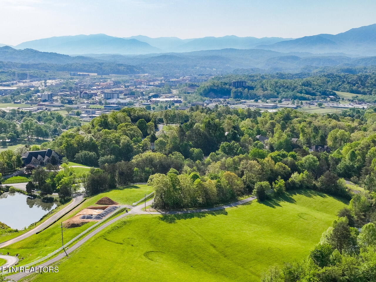 1140 Crestview Drive Pigeon Forge TN 37863