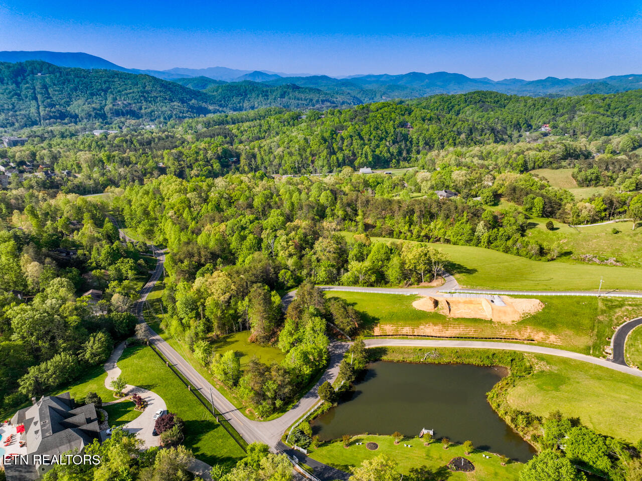 1140 Crestview Drive Pigeon Forge TN 37863