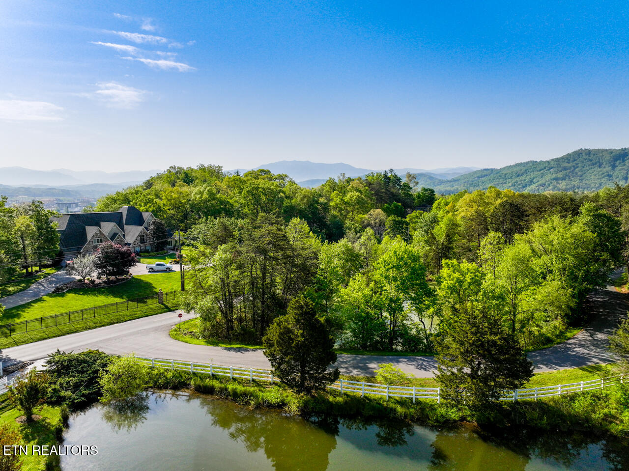 1140 Crestview Drive Pigeon Forge TN 37863