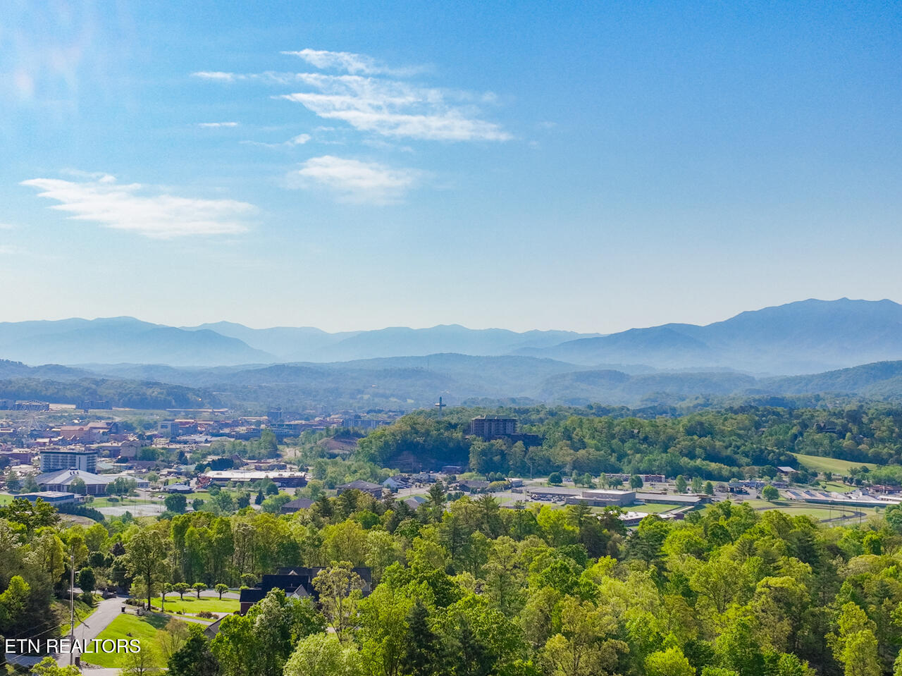 1140 Crestview Drive Pigeon Forge TN 37863