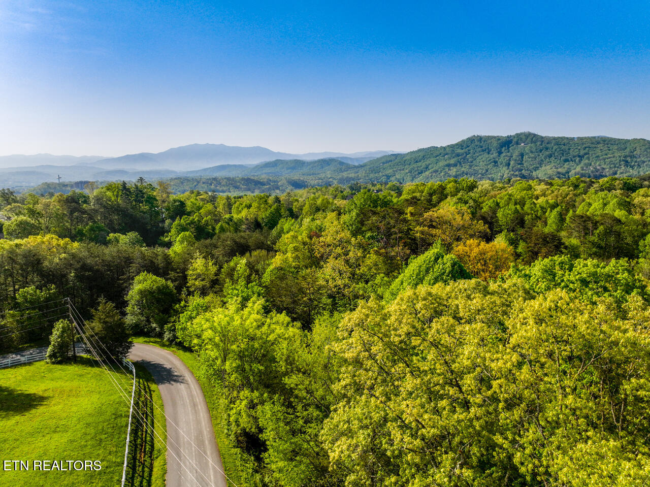 1140 Crestview Drive Pigeon Forge TN 37863