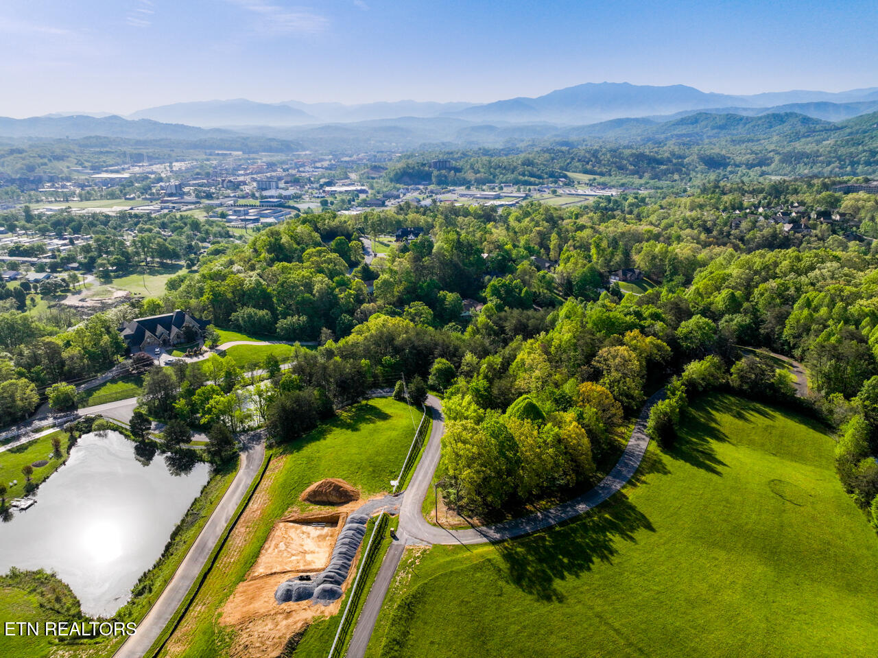 1140 Crestview Drive Pigeon Forge TN 37863