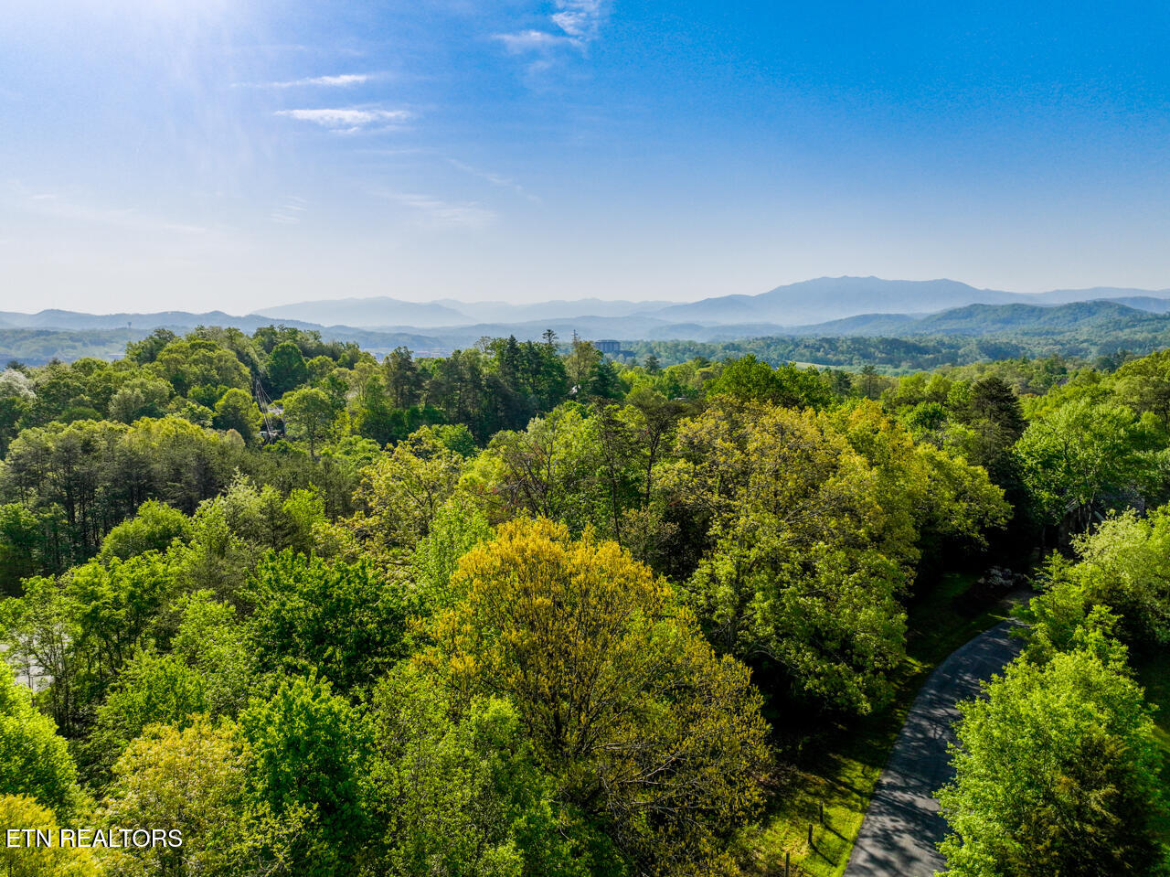 1140 Crestview Drive Pigeon Forge TN 37863