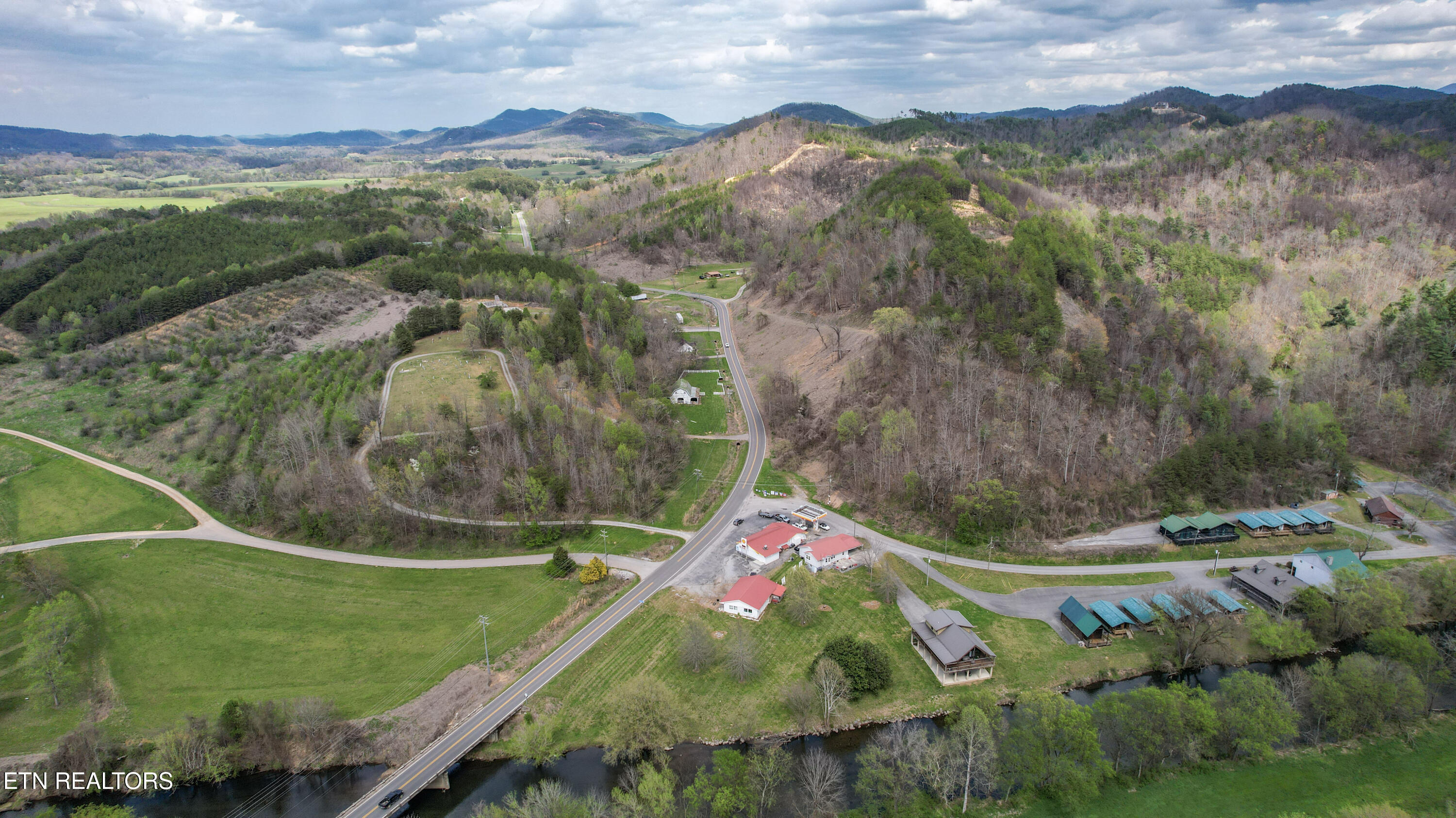 39.02 Ac Lake Heights Road Tellico Plains TN 37385