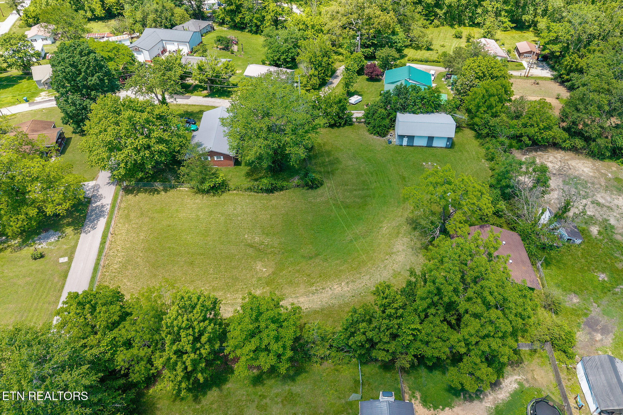 214 S 5th Avenue Baxter TN 38544
