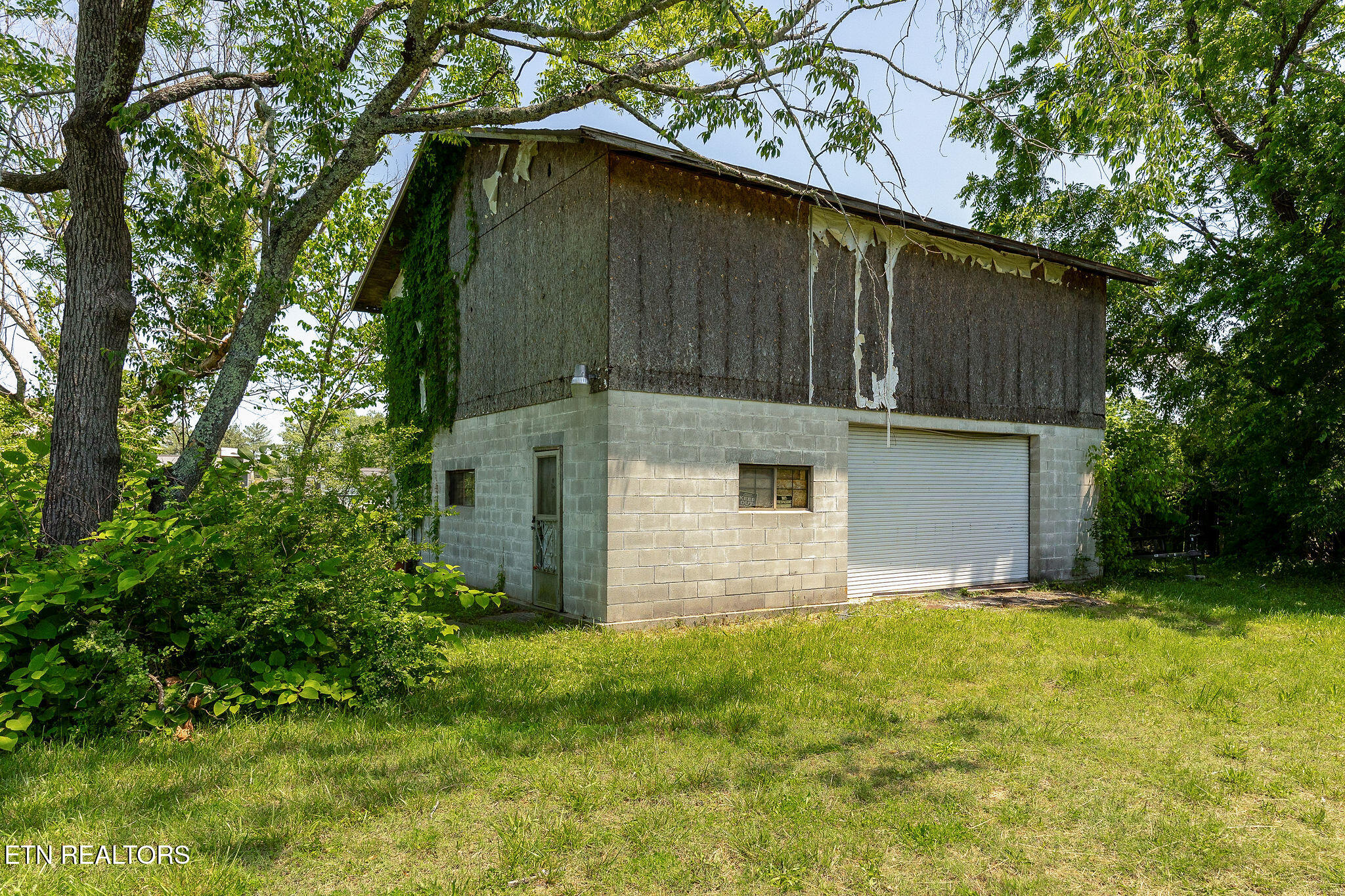 214 S 5th Avenue Baxter TN 38544