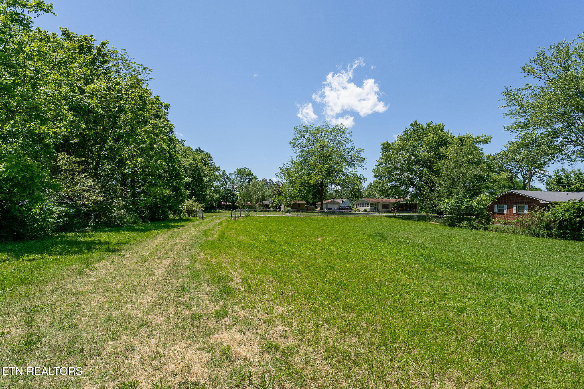 214 S 5th Avenue Baxter TN 38544