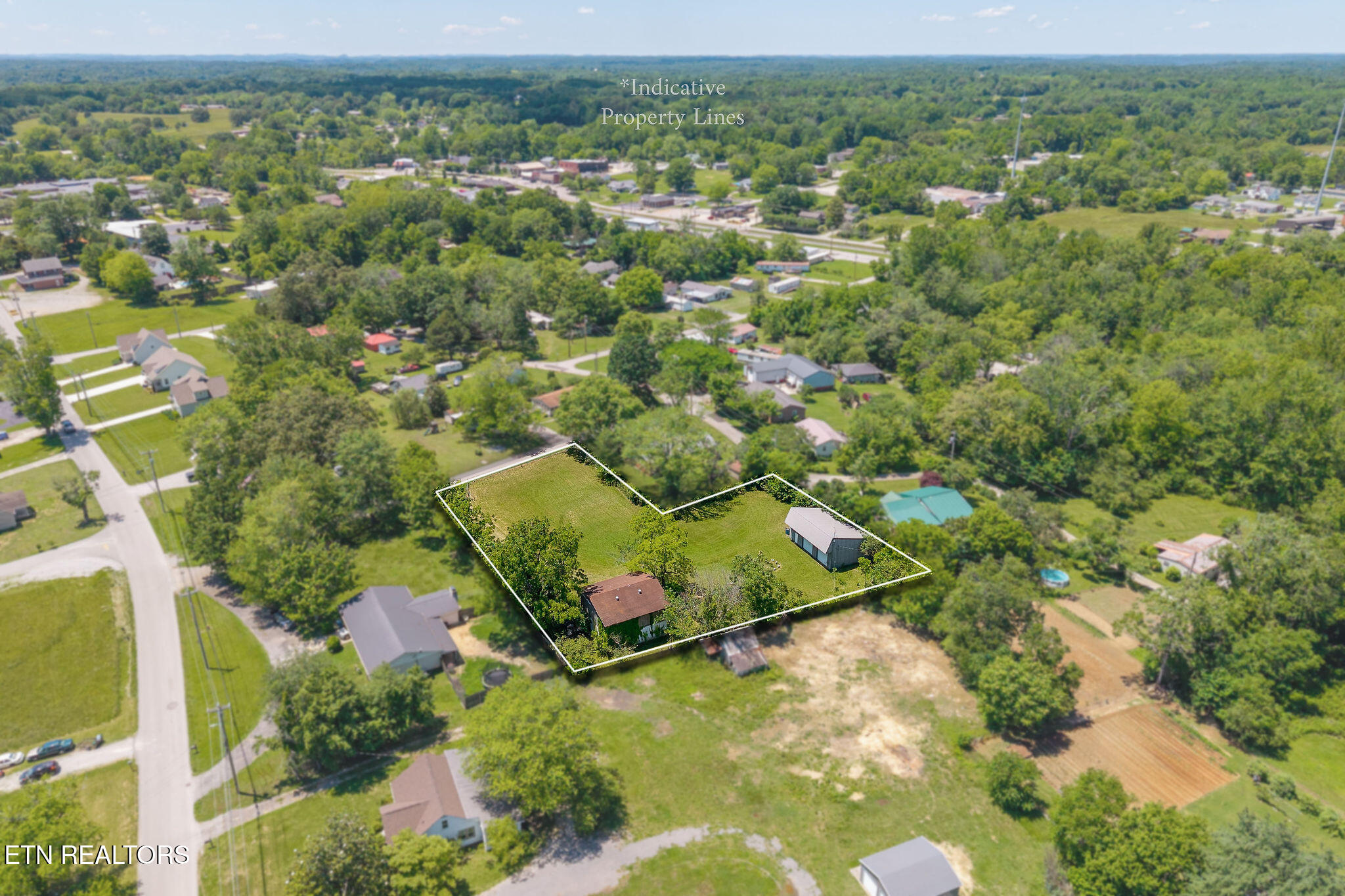 214 S 5th Avenue Baxter TN 38544