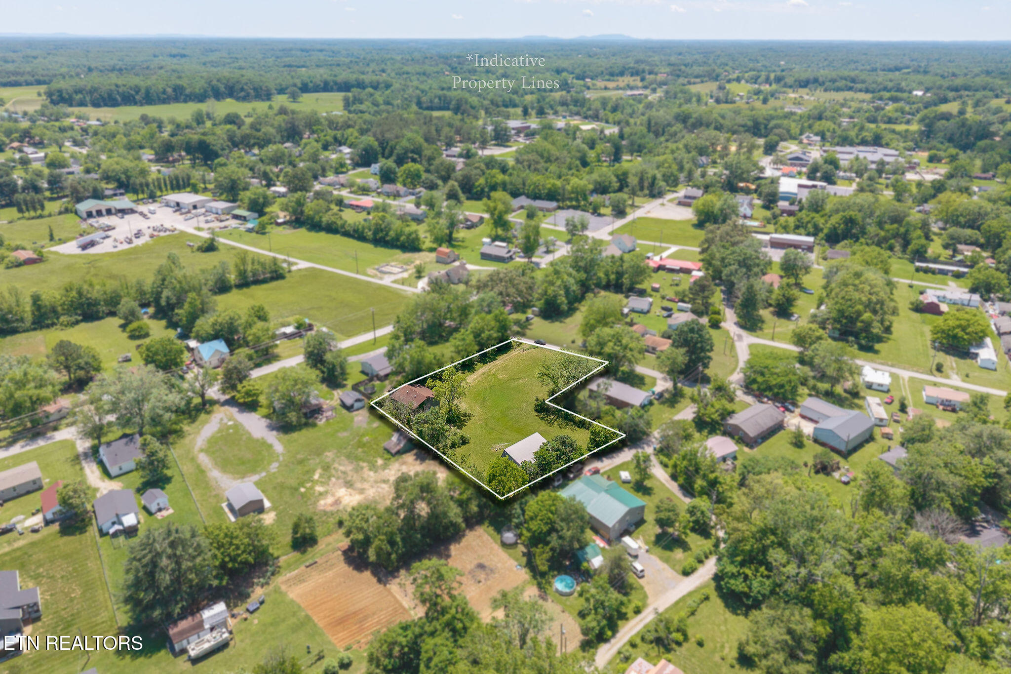 214 S 5th Avenue Baxter TN 38544