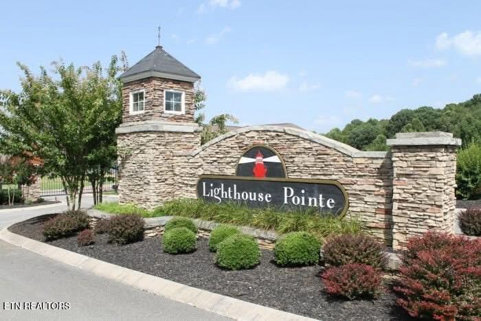 562 Charleston Loudon TN 37774