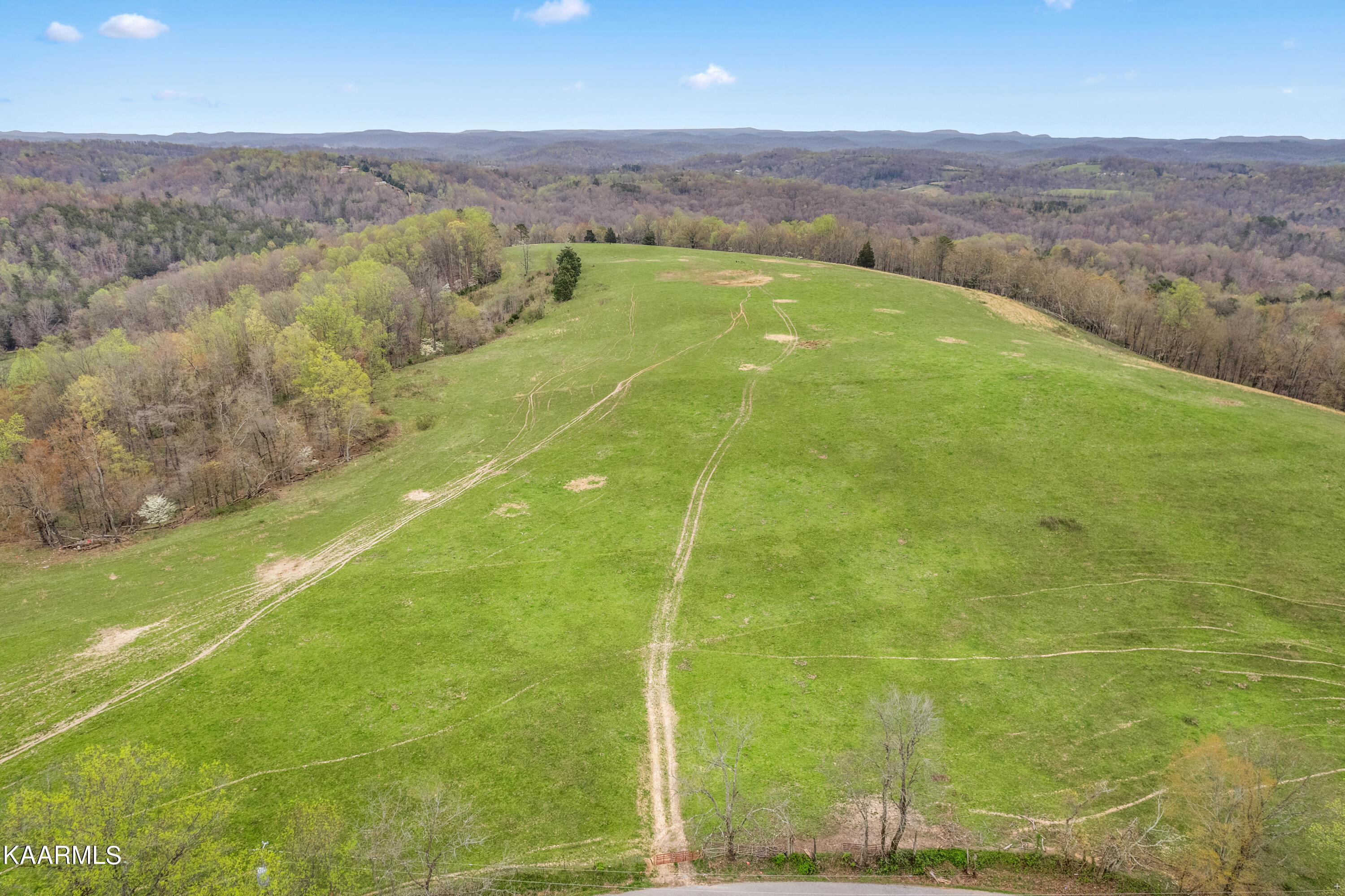 Country Oaks Lane Lafollette TN 37766