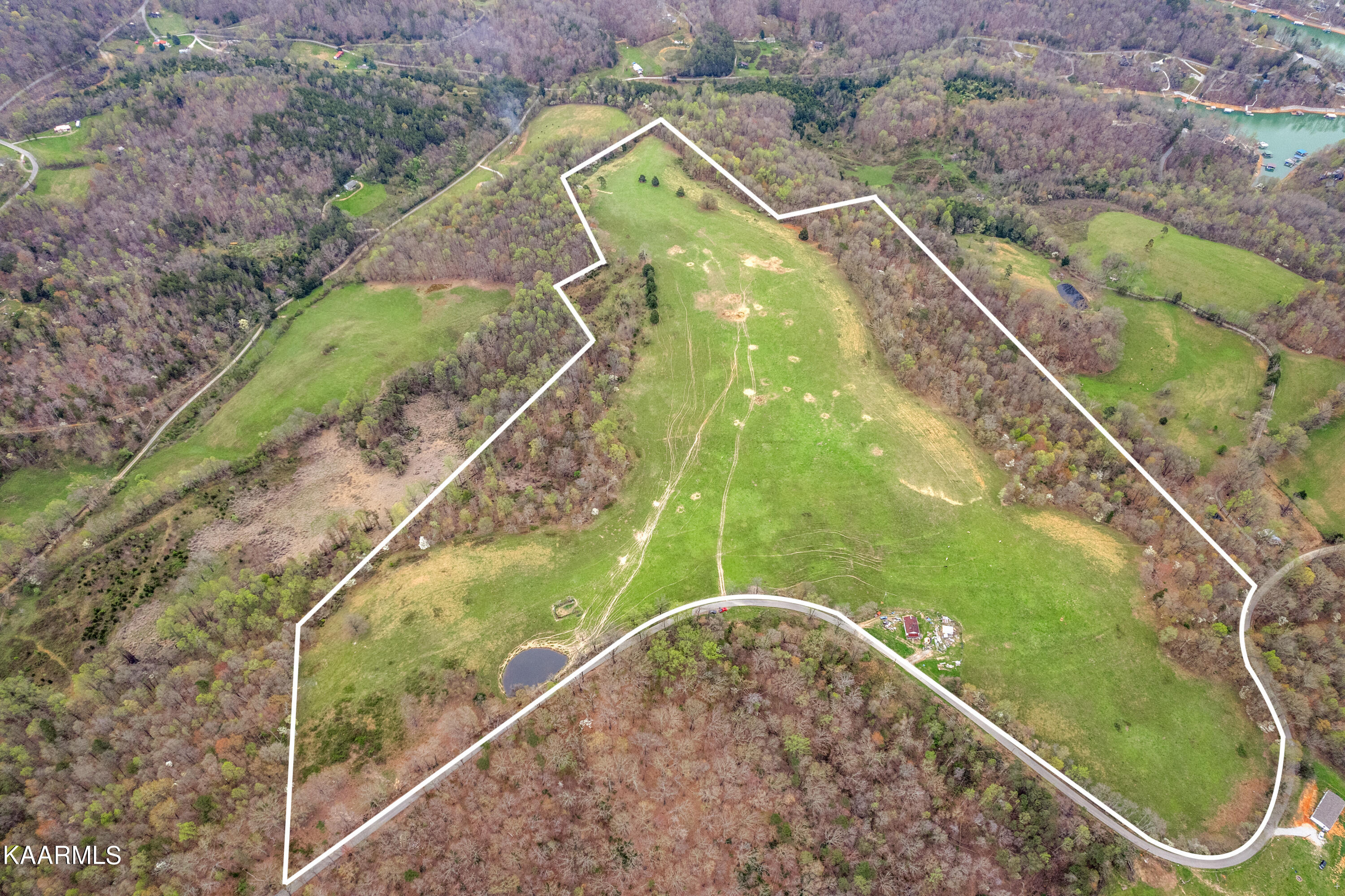 Country Oaks Lane Lafollette TN 37766