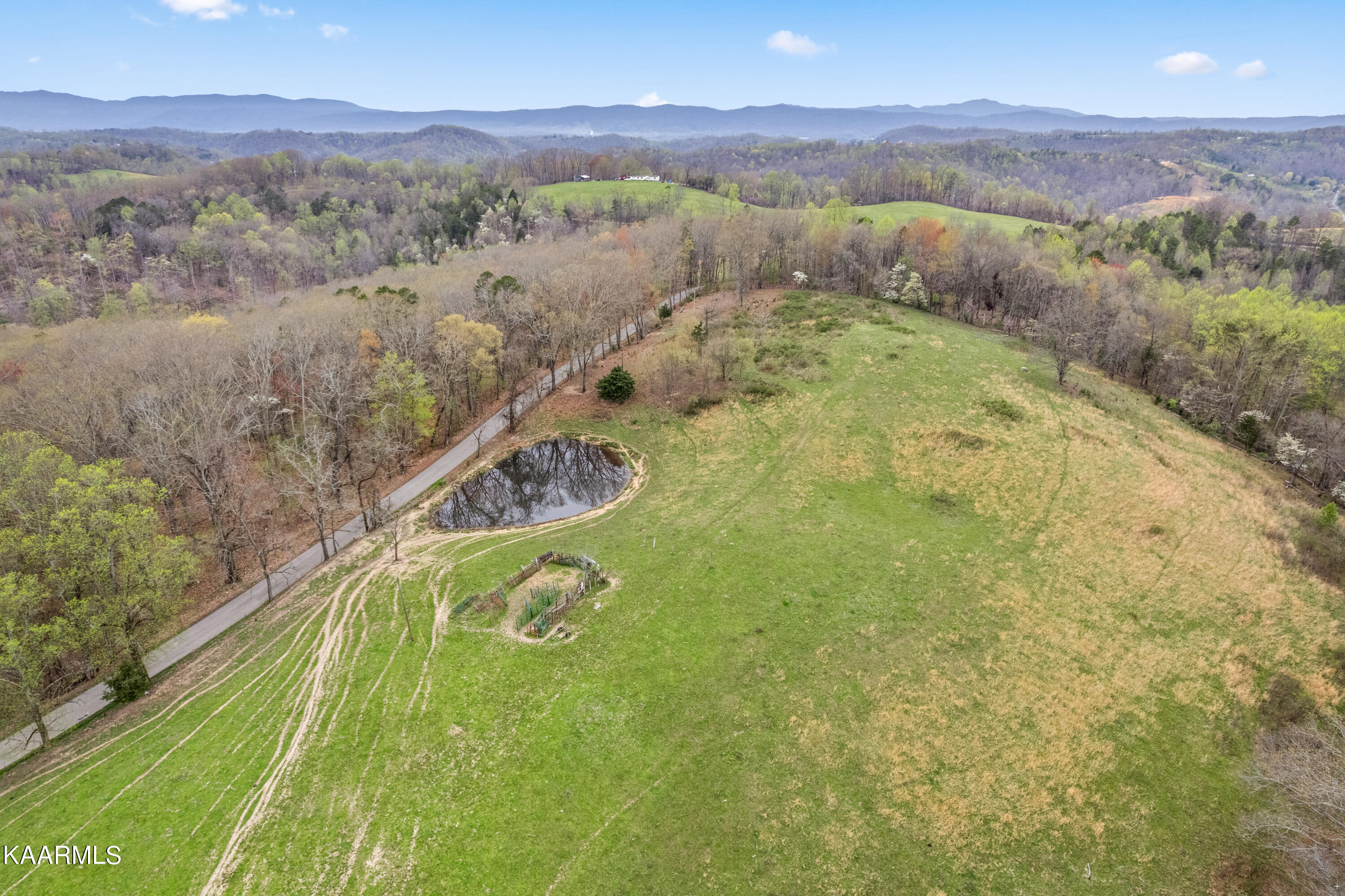 Country Oaks Lane Lafollette TN 37766