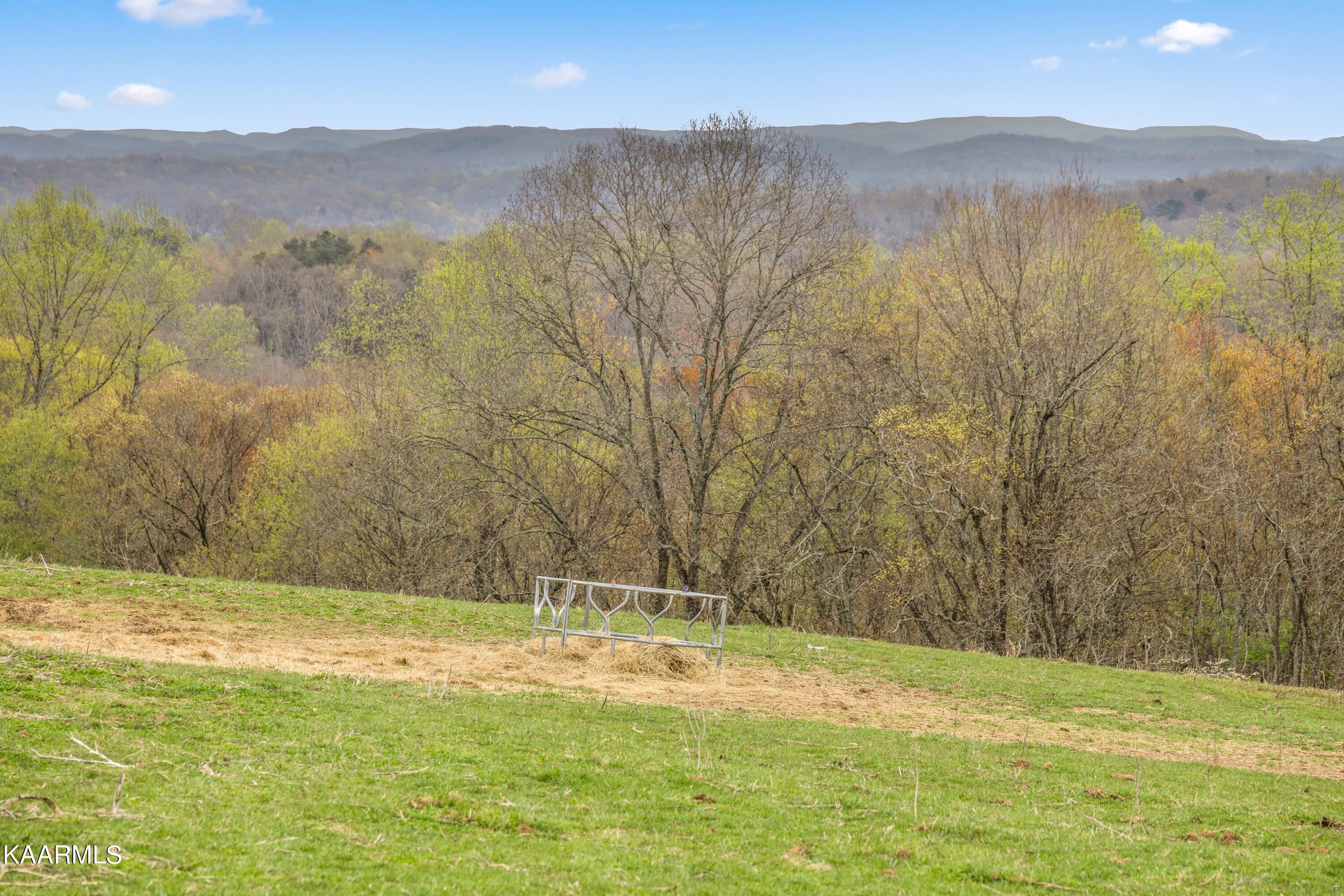 Country Oaks Lane Lafollette TN 37766