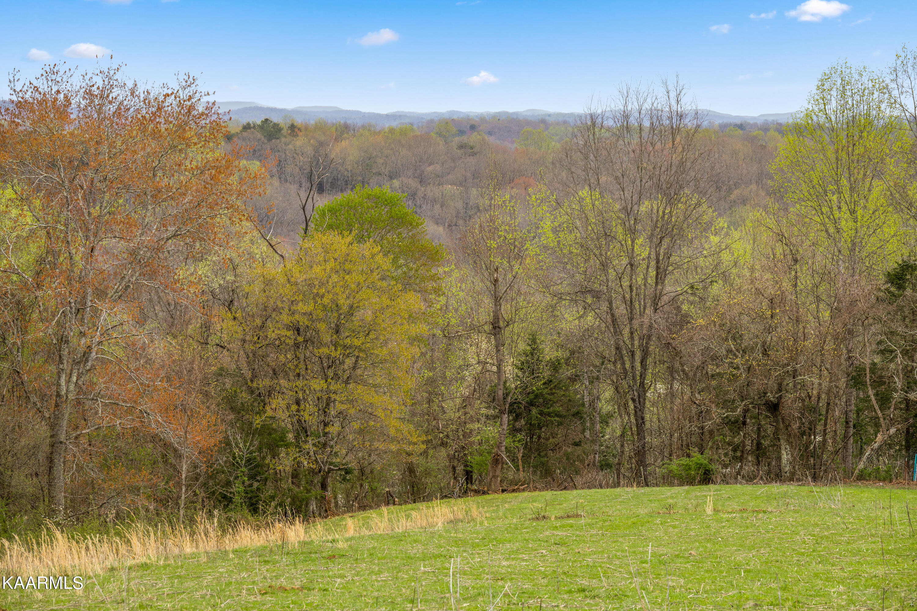 Country Oaks Lane Lafollette TN 37766