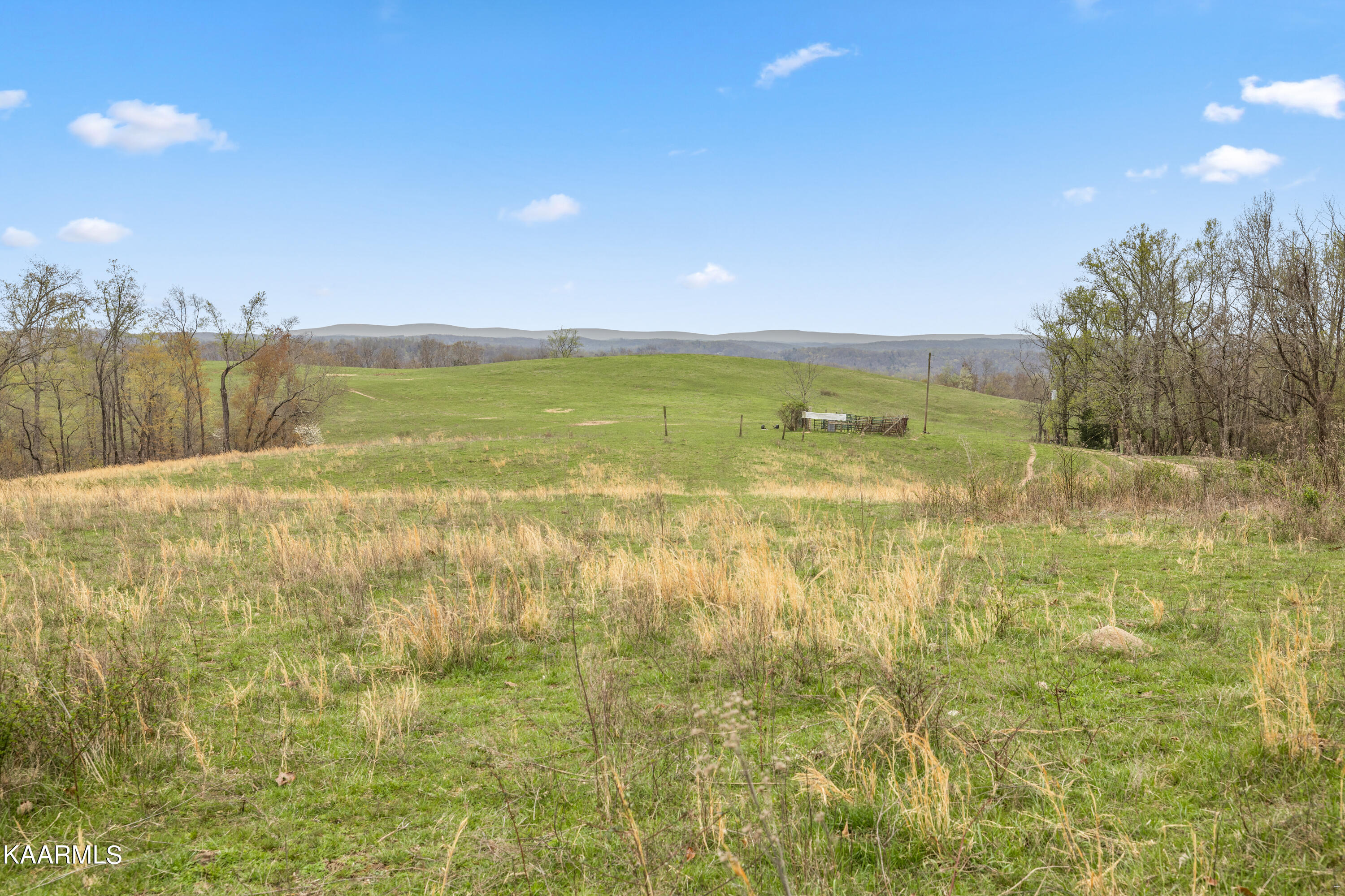 Country Oaks Lane Lafollette TN 37766