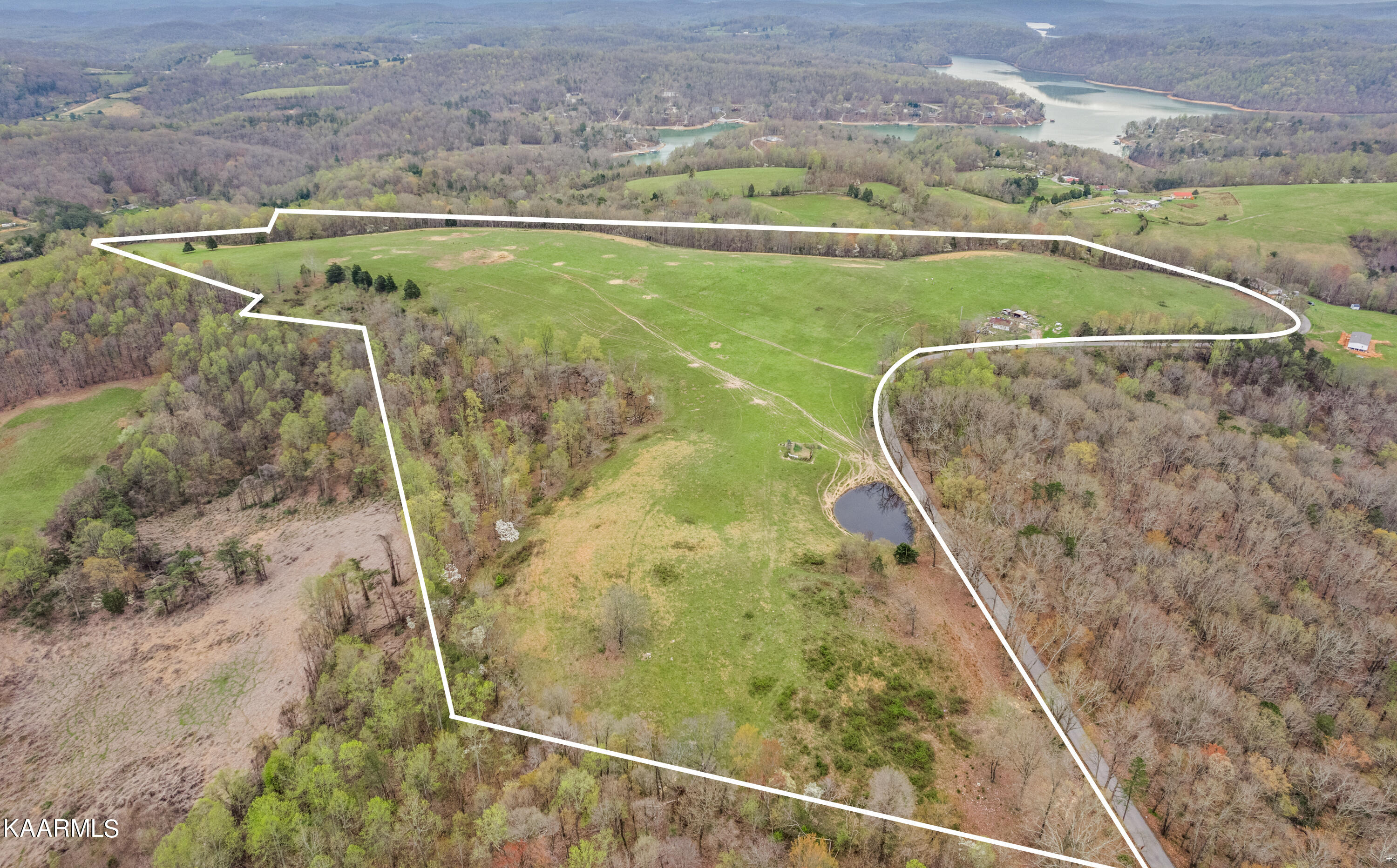 Country Oaks Lane Lafollette TN 37766