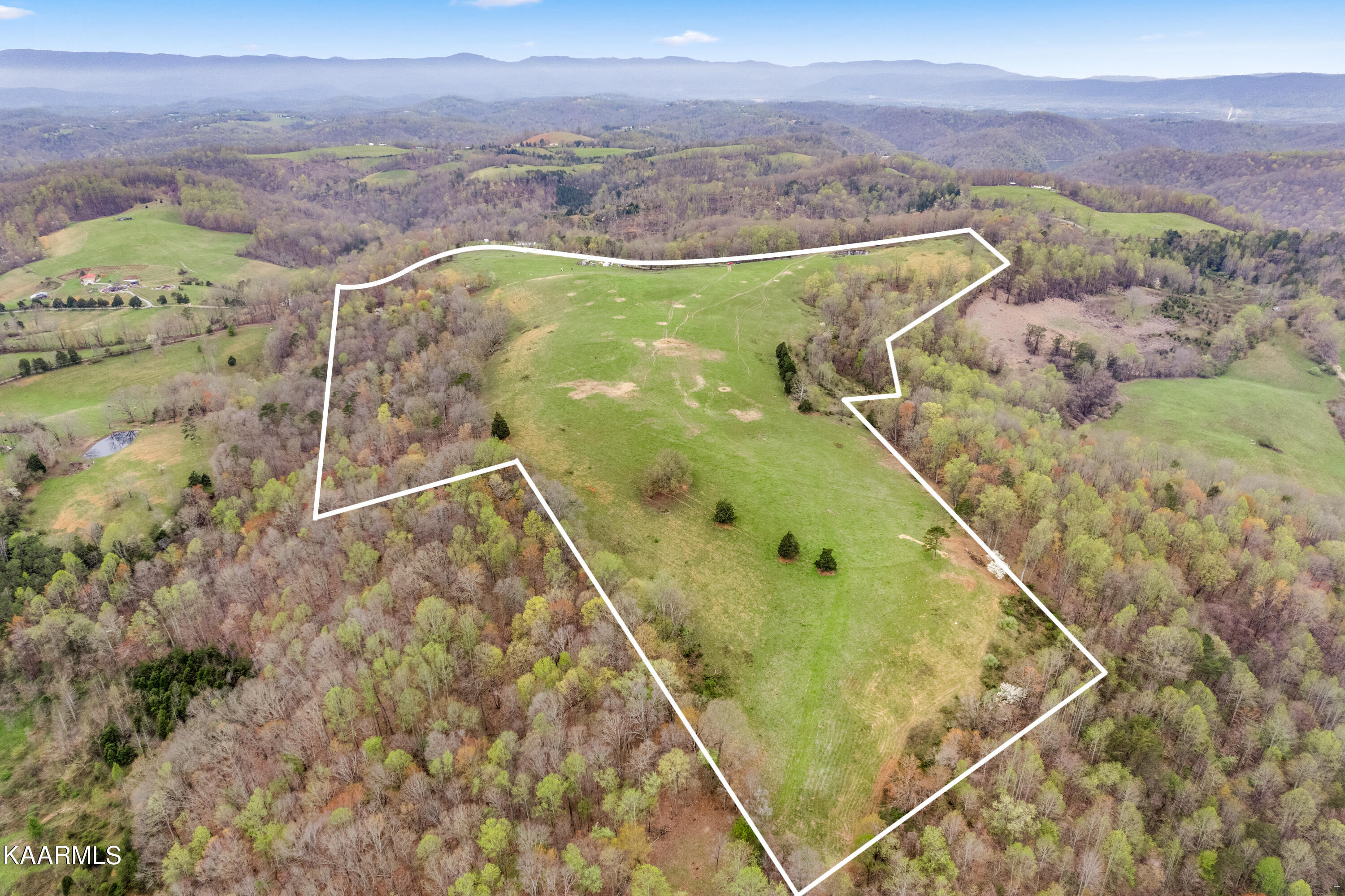 Country Oaks Lane Lafollette TN 37766