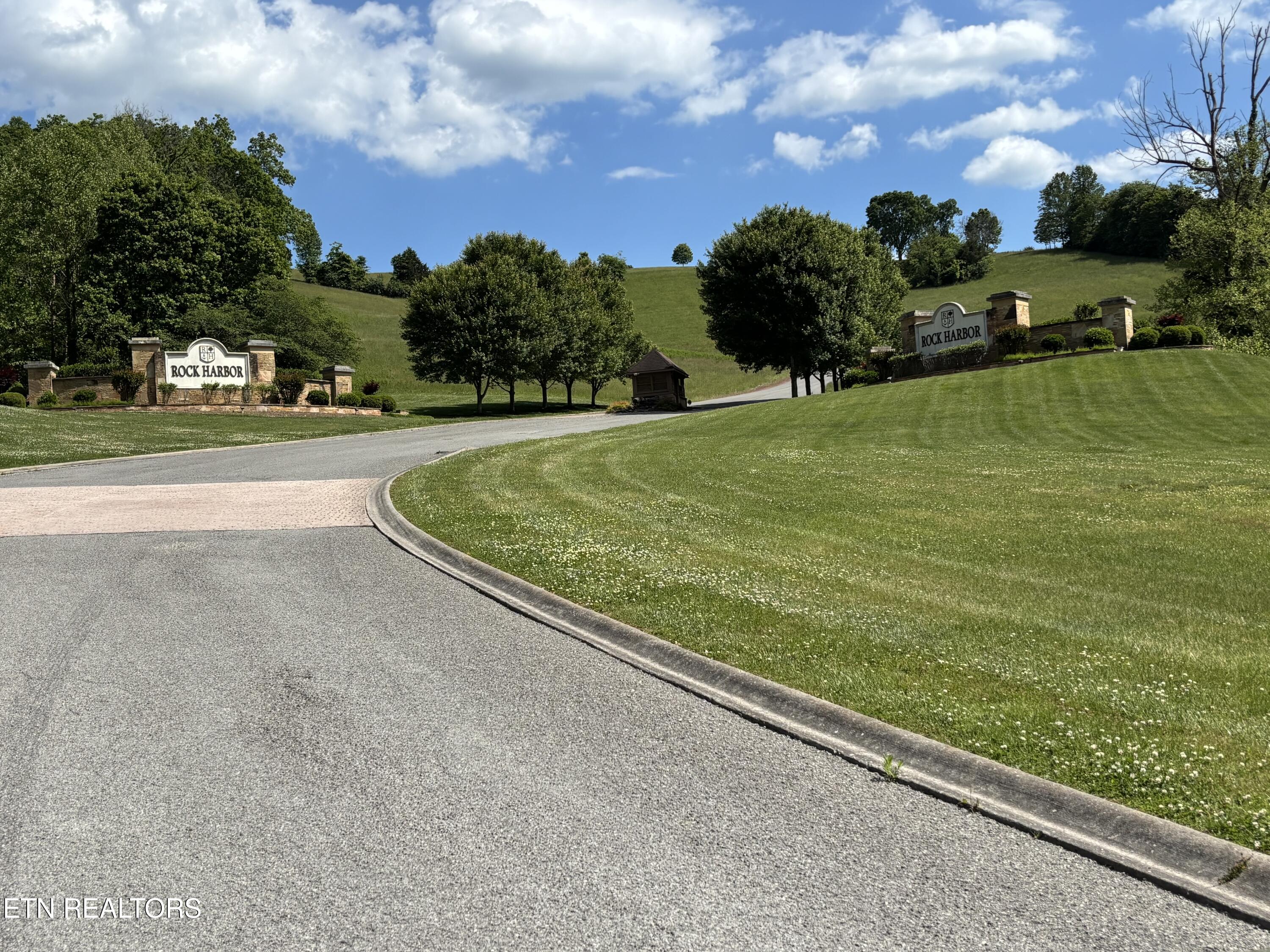 Flagstone Loop New Tazewell TN 37825