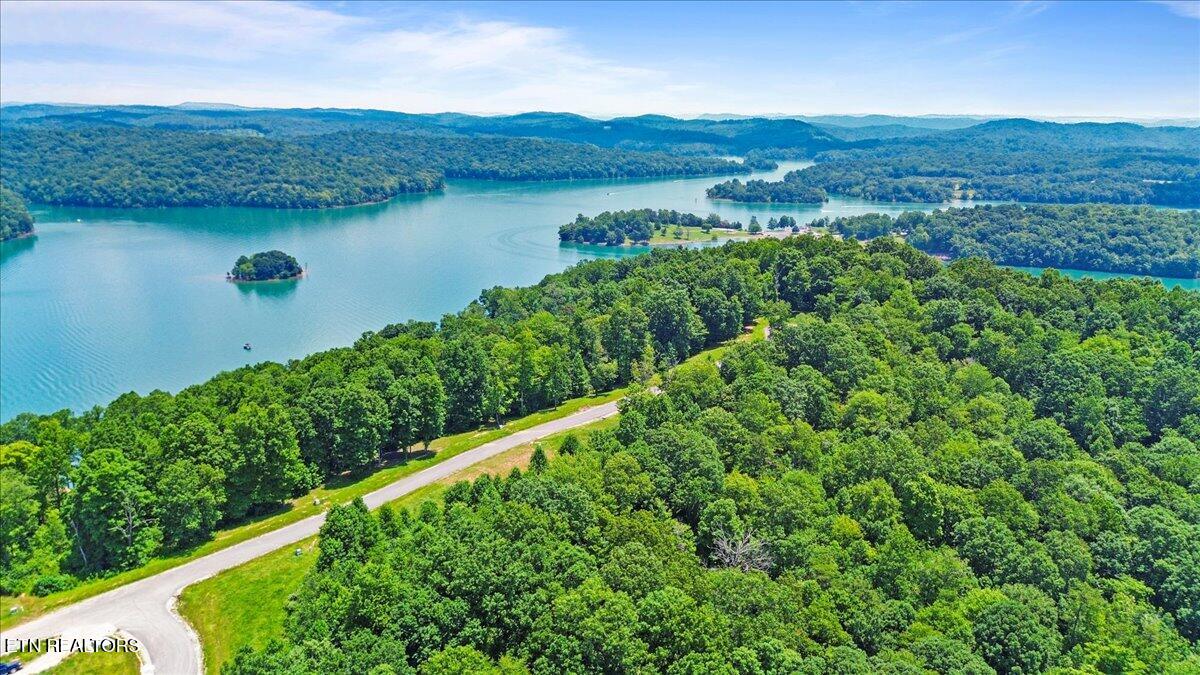 565 S Two Rivers Lane Lafollette TN 37766