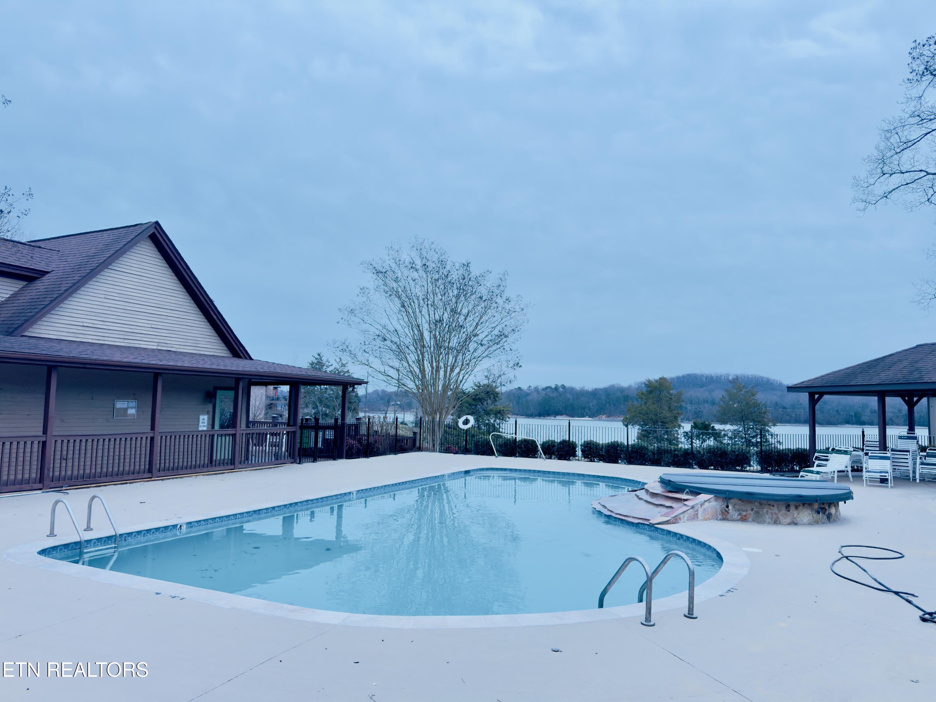 114 Meadow Lane Harriman TN 37748