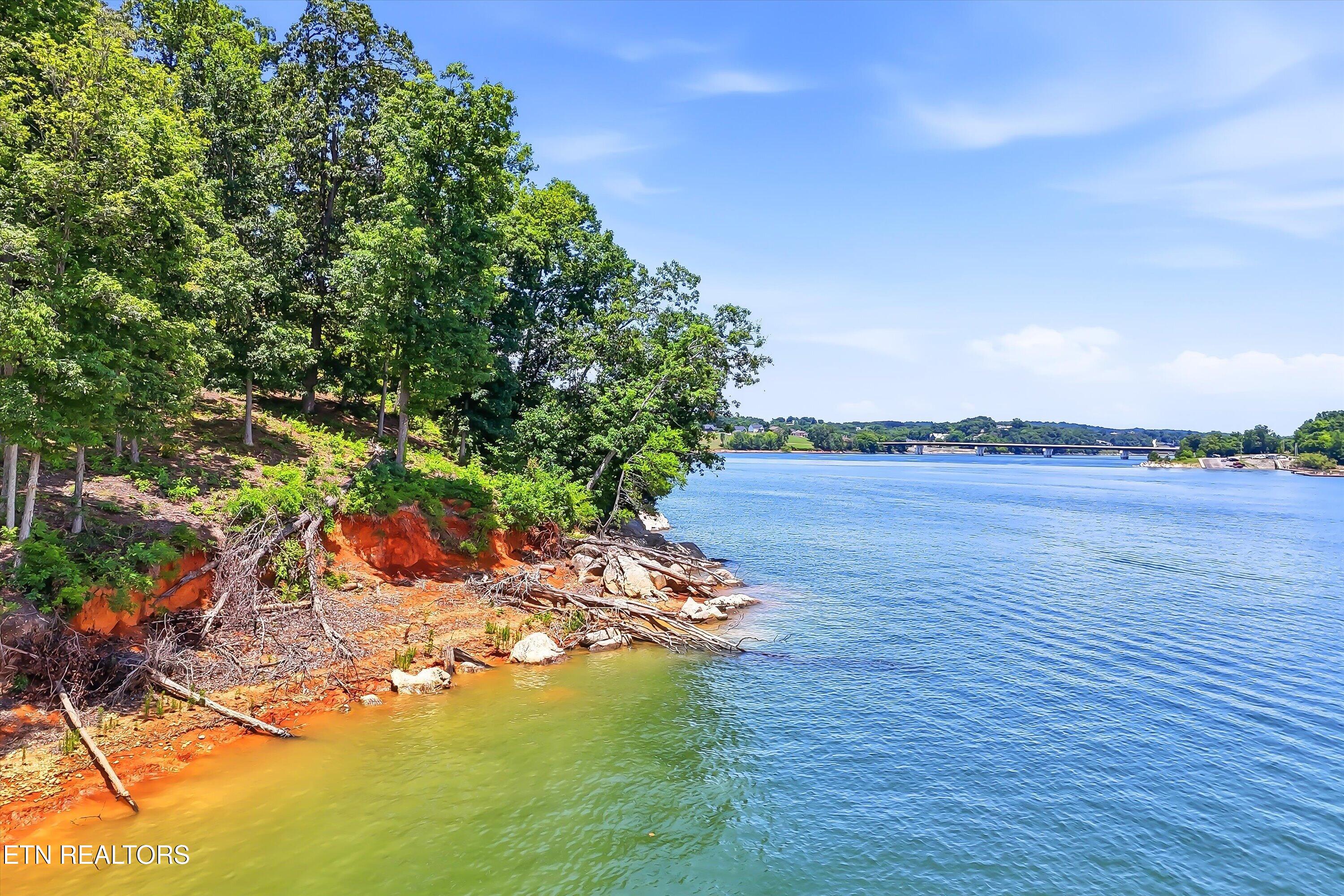 2127 Majestic Circle Dandridge TN 37725