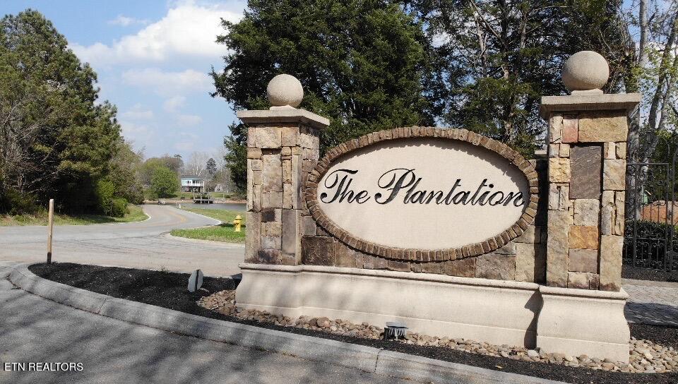 201 Plantation Way Lenoir City TN 37772
