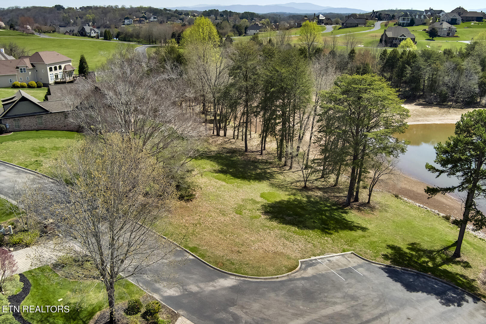 1681 Rarity Bay Parkway Vonore TN 37885